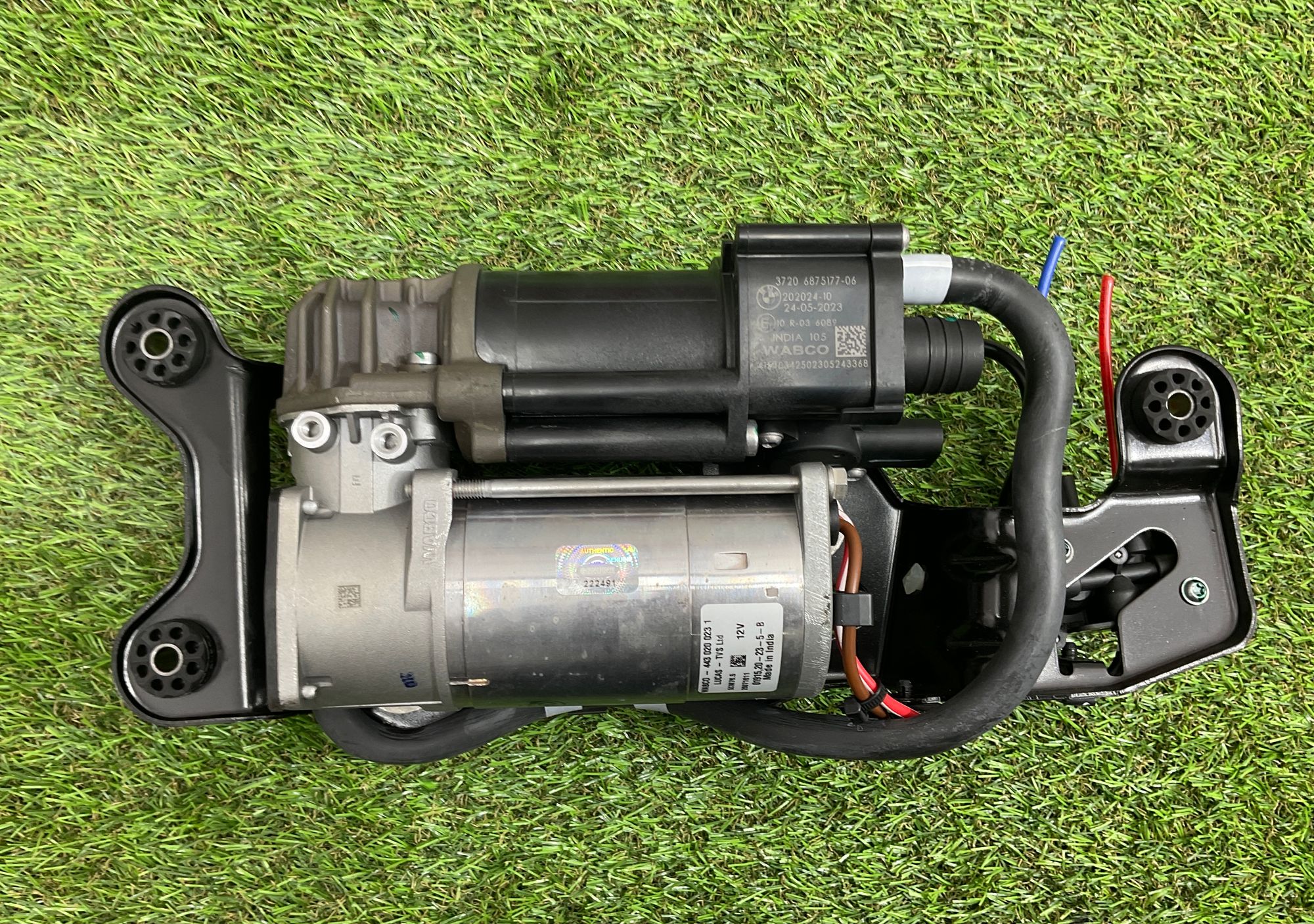 https://ycs.partsauto.market/partsauto-images/thmbs/userImages/h353NjtZg3VDP19b5HMt7LlpbQ93/part/82e20e9c-572d-4bc5-a282-365810586531_1746711010854.jpg