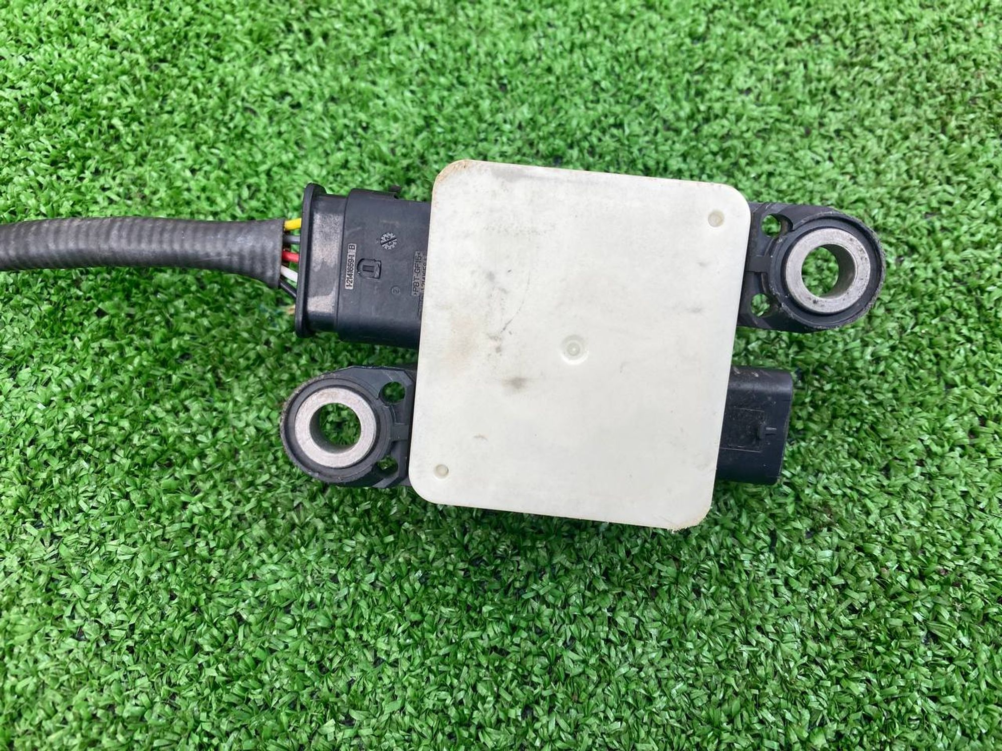 https://ycs.partsauto.market/partsauto-images/thmbs/userImages/h353NjtZg3VDP19b5HMt7LlpbQ93/part/830733bd-eb97-4272-981c-289381a4ce62_1743775197635.jpg