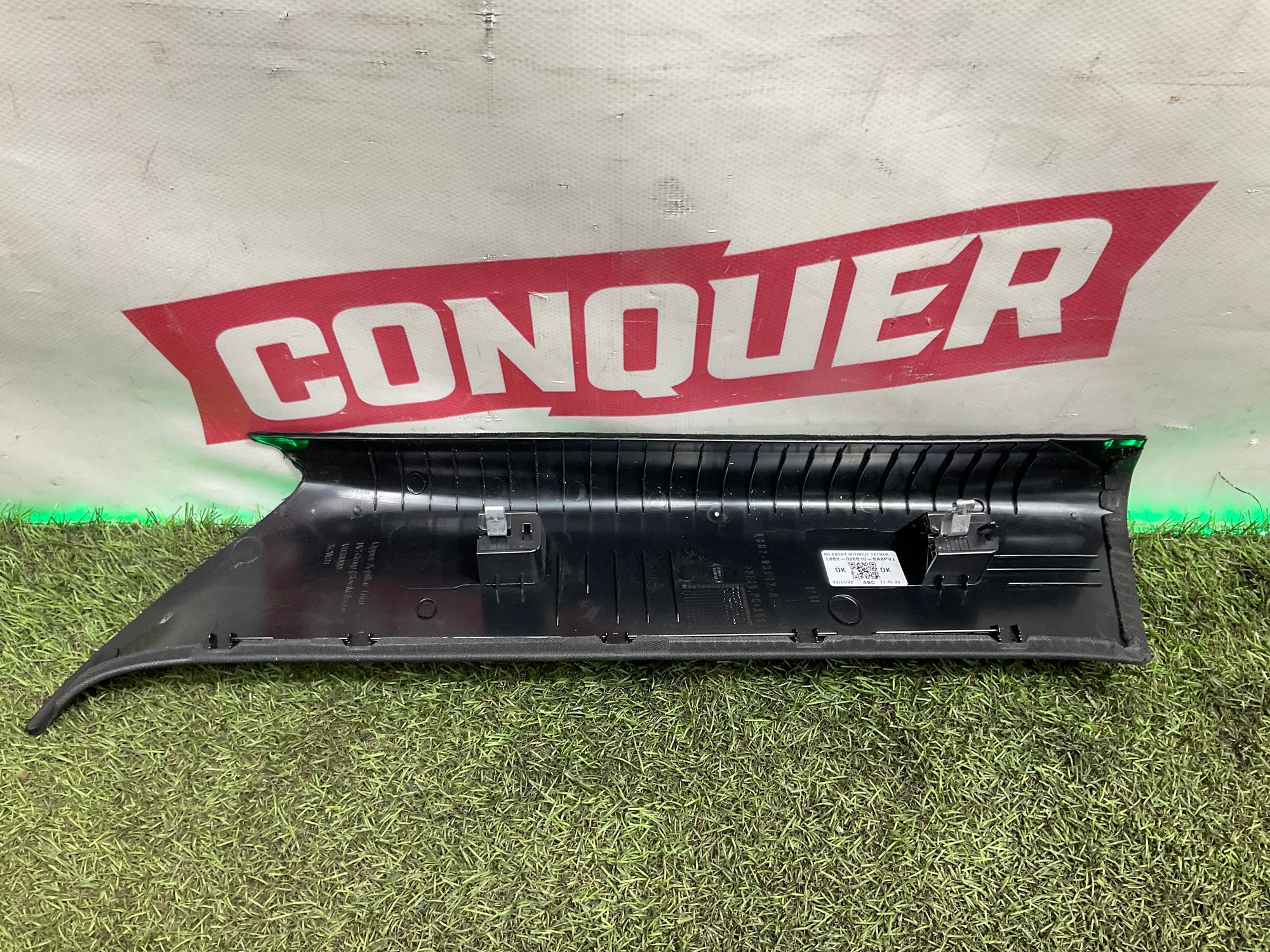 Накладка передней стойки салона правая Land Rover Defender II L663 2022, 9000 рублей, Москва