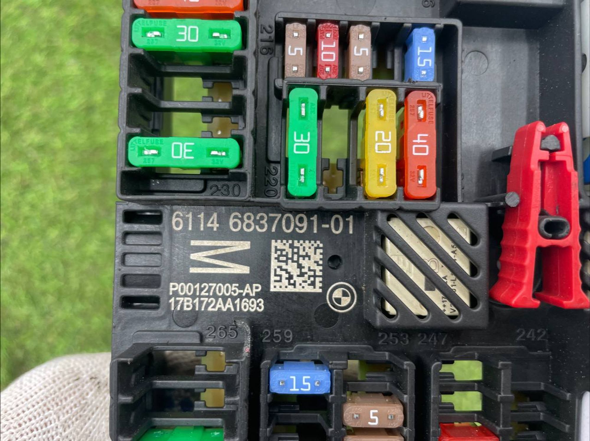 https://ycs.partsauto.market/partsauto-images/thmbs/userImages/h353NjtZg3VDP19b5HMt7LlpbQ93/part/837c1e38-fe8d-4b0b-997a-c146c026706f_1712577380653.jpg