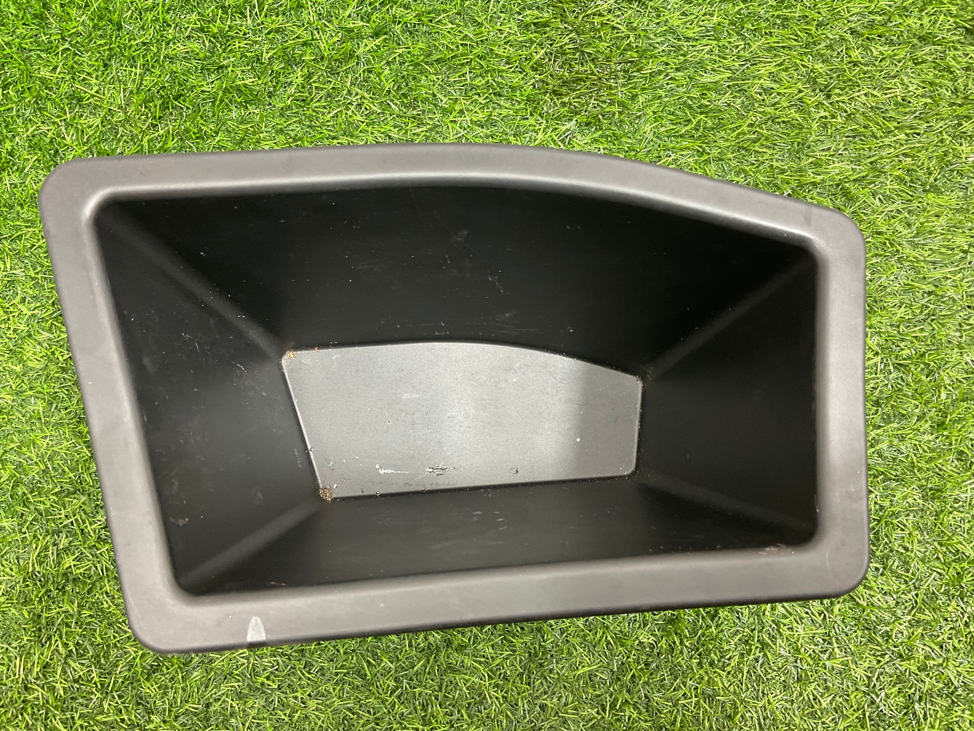 https://ycs.partsauto.market/partsauto-images/thmbs/userImages/h353NjtZg3VDP19b5HMt7LlpbQ93/part/83ece270-a003-4770-ab81-ebc8ea4adb2a_1736351696157.jpg