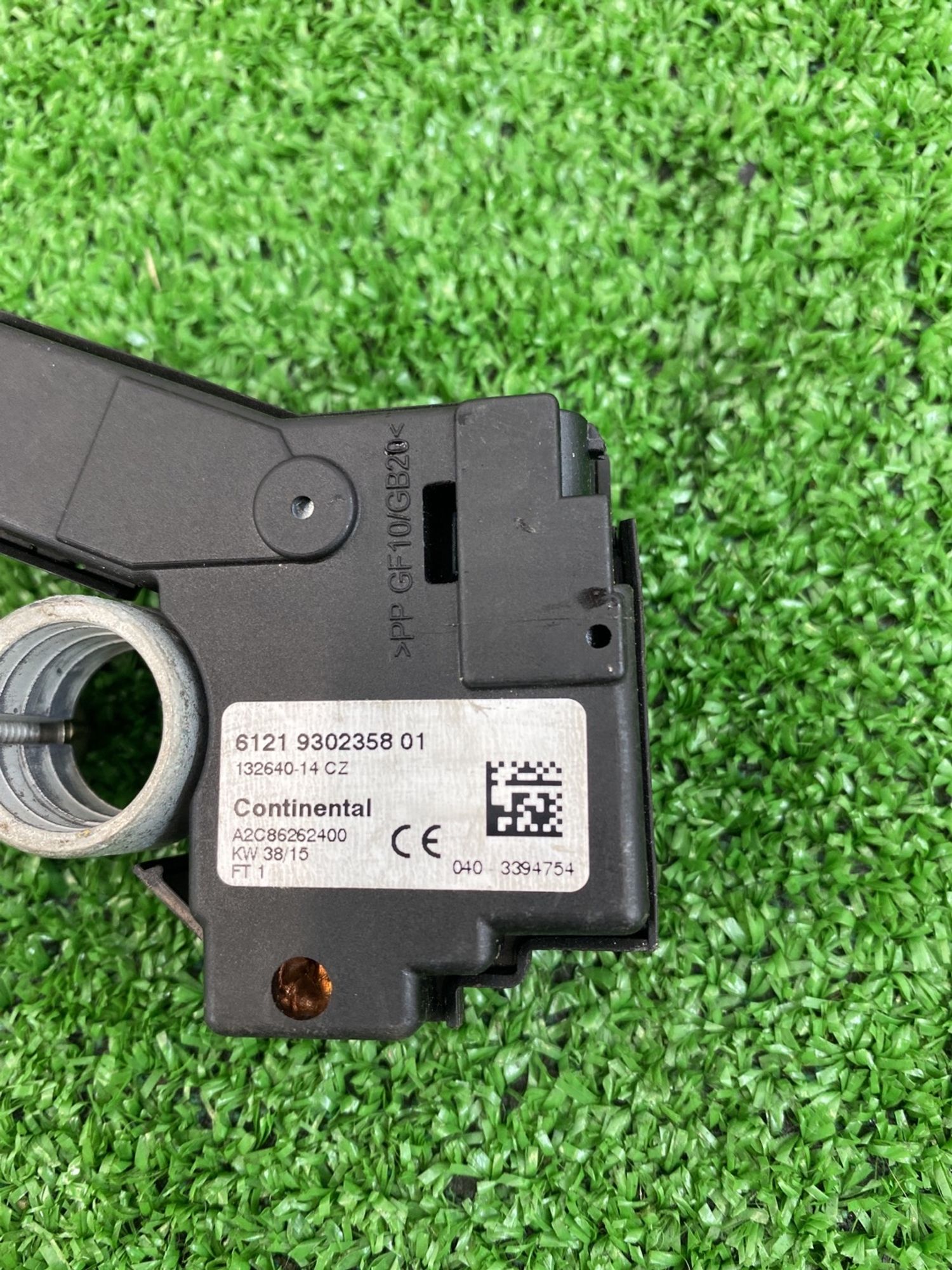 https://ycs.partsauto.market/partsauto-images/thmbs/userImages/h353NjtZg3VDP19b5HMt7LlpbQ93/part/83fe7c50-9a83-4621-a51f-770101ff4904_1742805537805.jpg