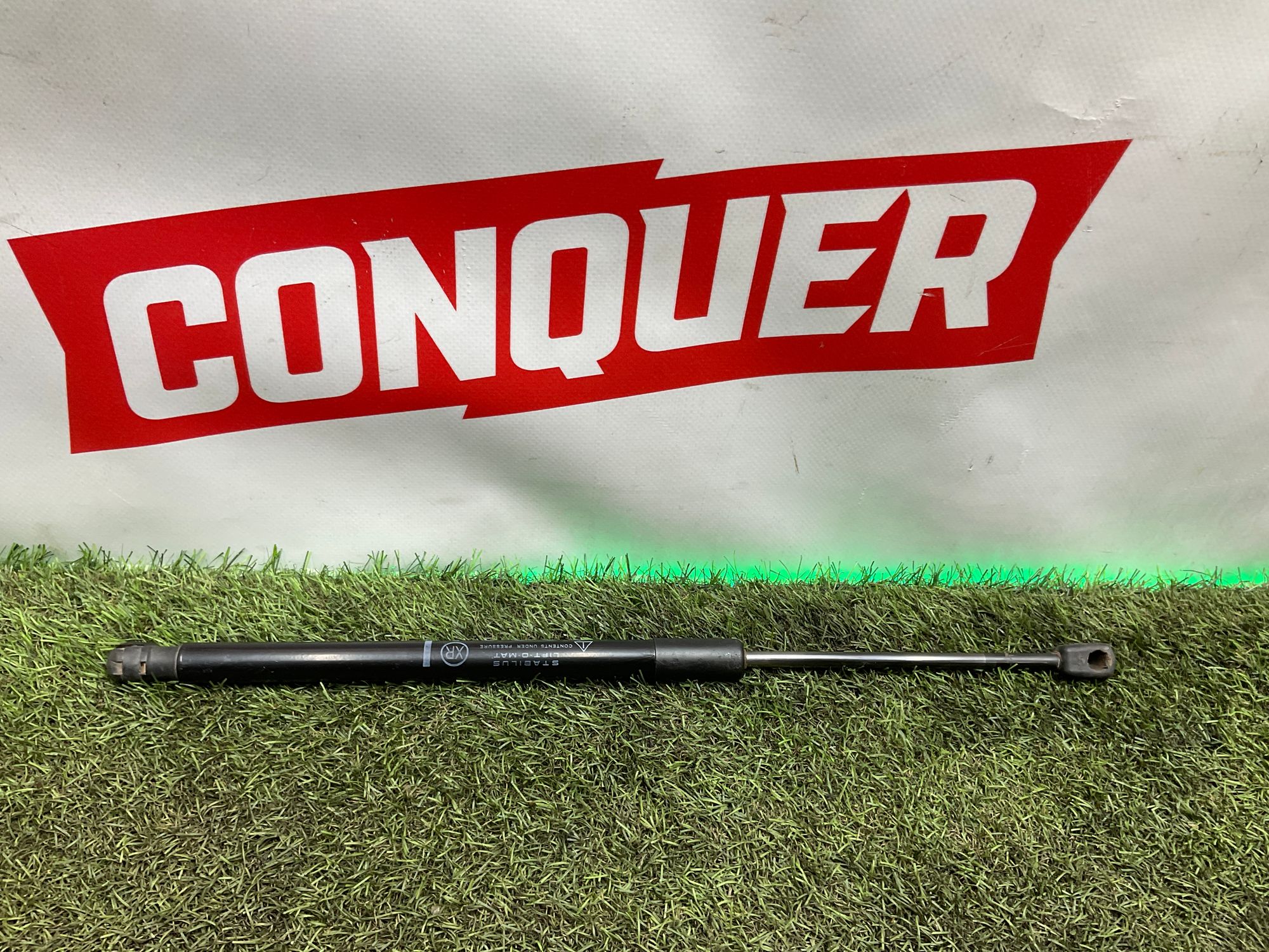 Амортизатор крышки багажника Toyota Land Cruiser 200 (2007—2012) 2012, 3000 рублей, Москва