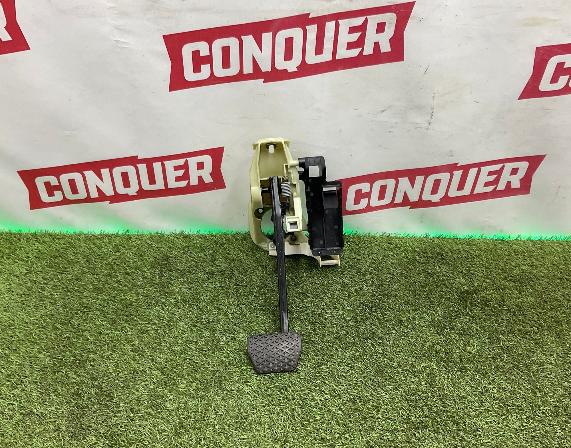 Педаль тормоза BMW 5 серия, F10/F11/F07 рестайлинг, 1000 рублей, Москва