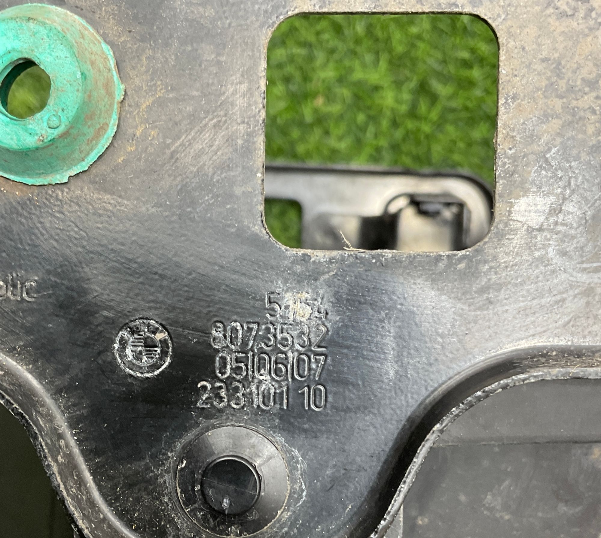 https://ycs.partsauto.market/partsauto-images/thmbs/userImages/h353NjtZg3VDP19b5HMt7LlpbQ93/part/8467ab6b-1d3f-4d93-af9e-ff0c01616fb7_1736338900465.jpg