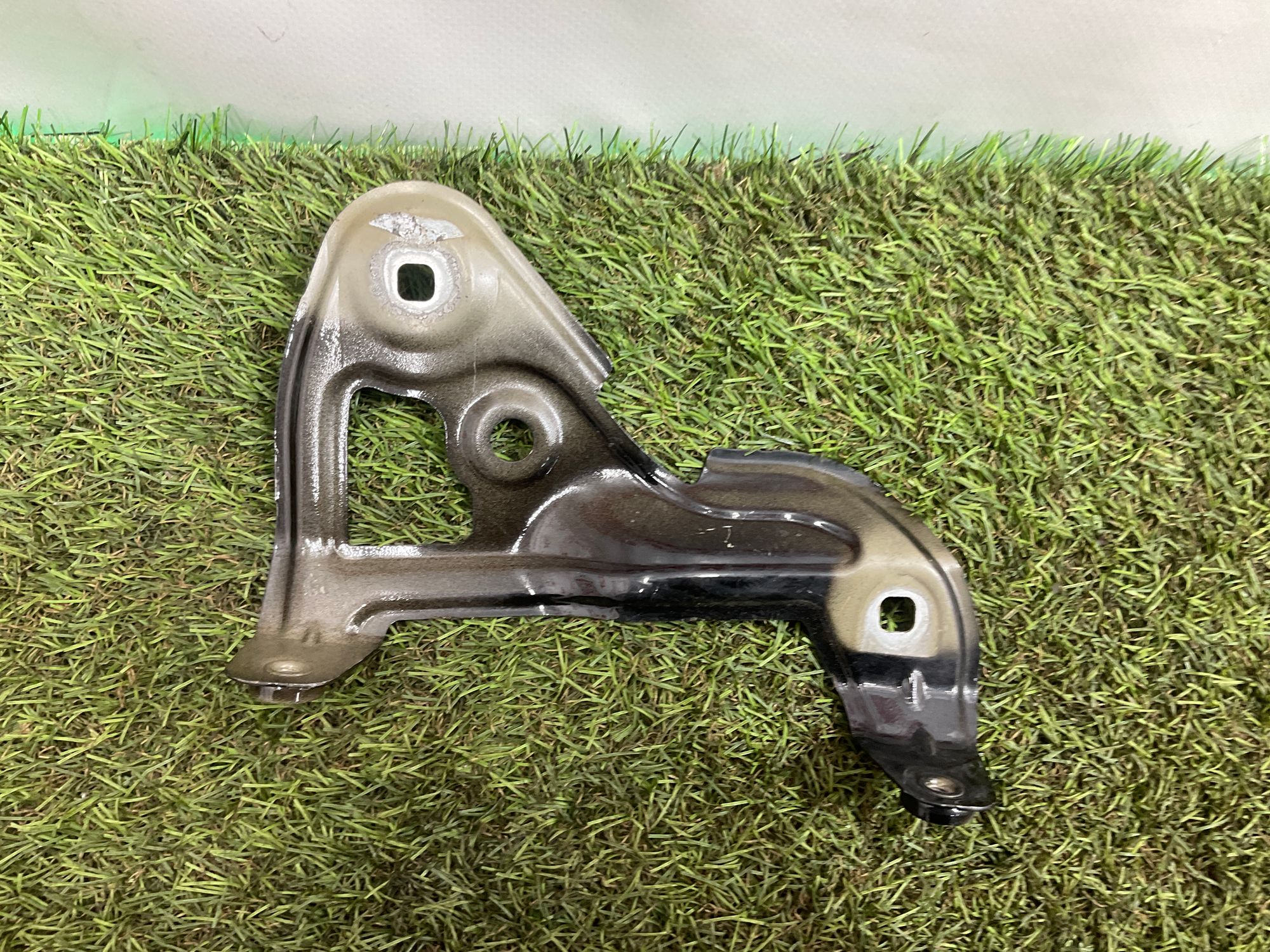 Кронштейн крыла левый BMW 3 серия, G20/G21, 2000 рублей, Москва