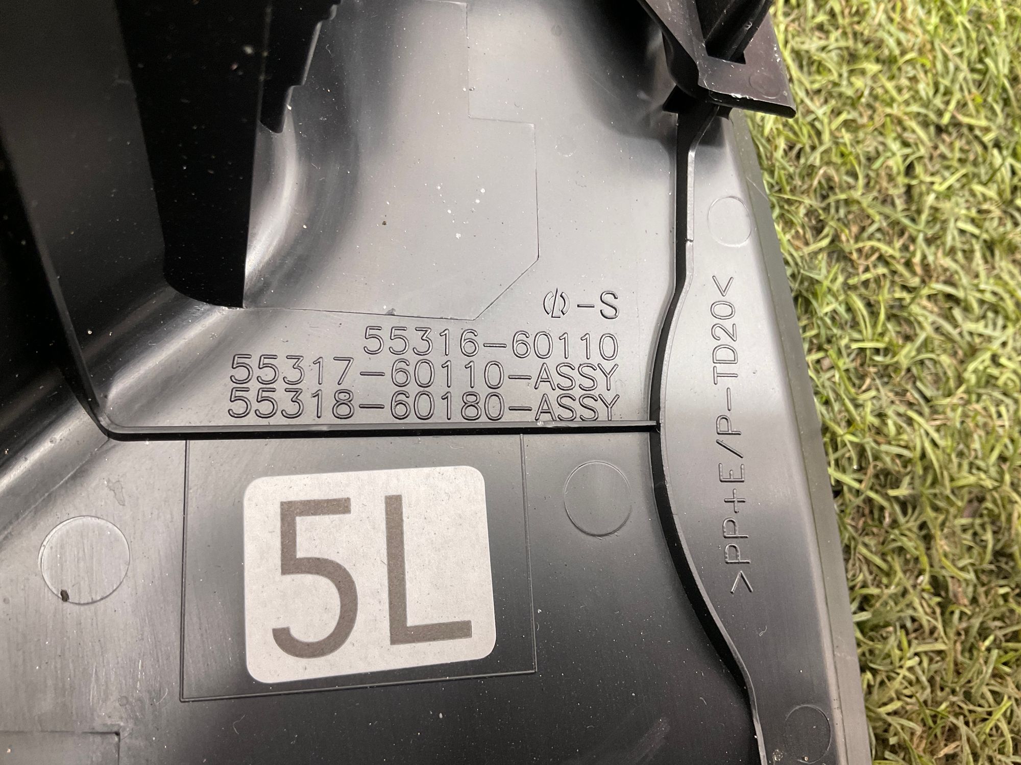 Накладка торпедо левая Toyota Land Cruiser 300 (2021—2023) 2024, 2500 рублей, Москва