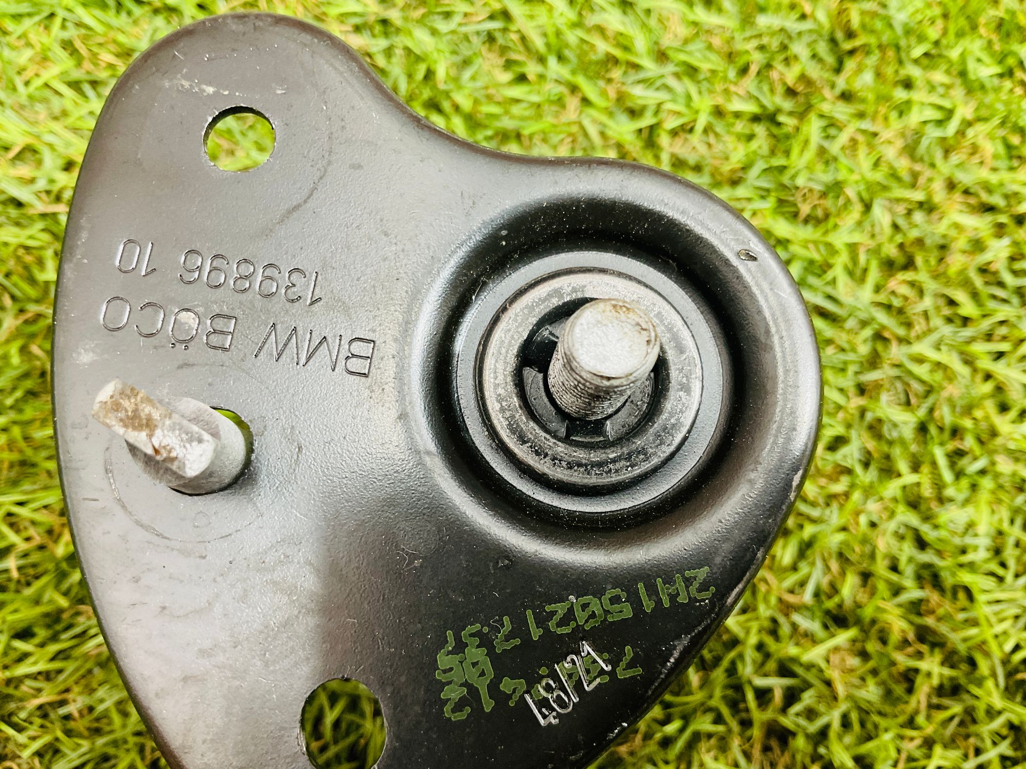 https://ycs.partsauto.market/partsauto-images/thmbs/userImages/h353NjtZg3VDP19b5HMt7LlpbQ93/part/8626a9fc-1d0b-41f6-9574-28df7bc7dc20_1779264127567.jpg
