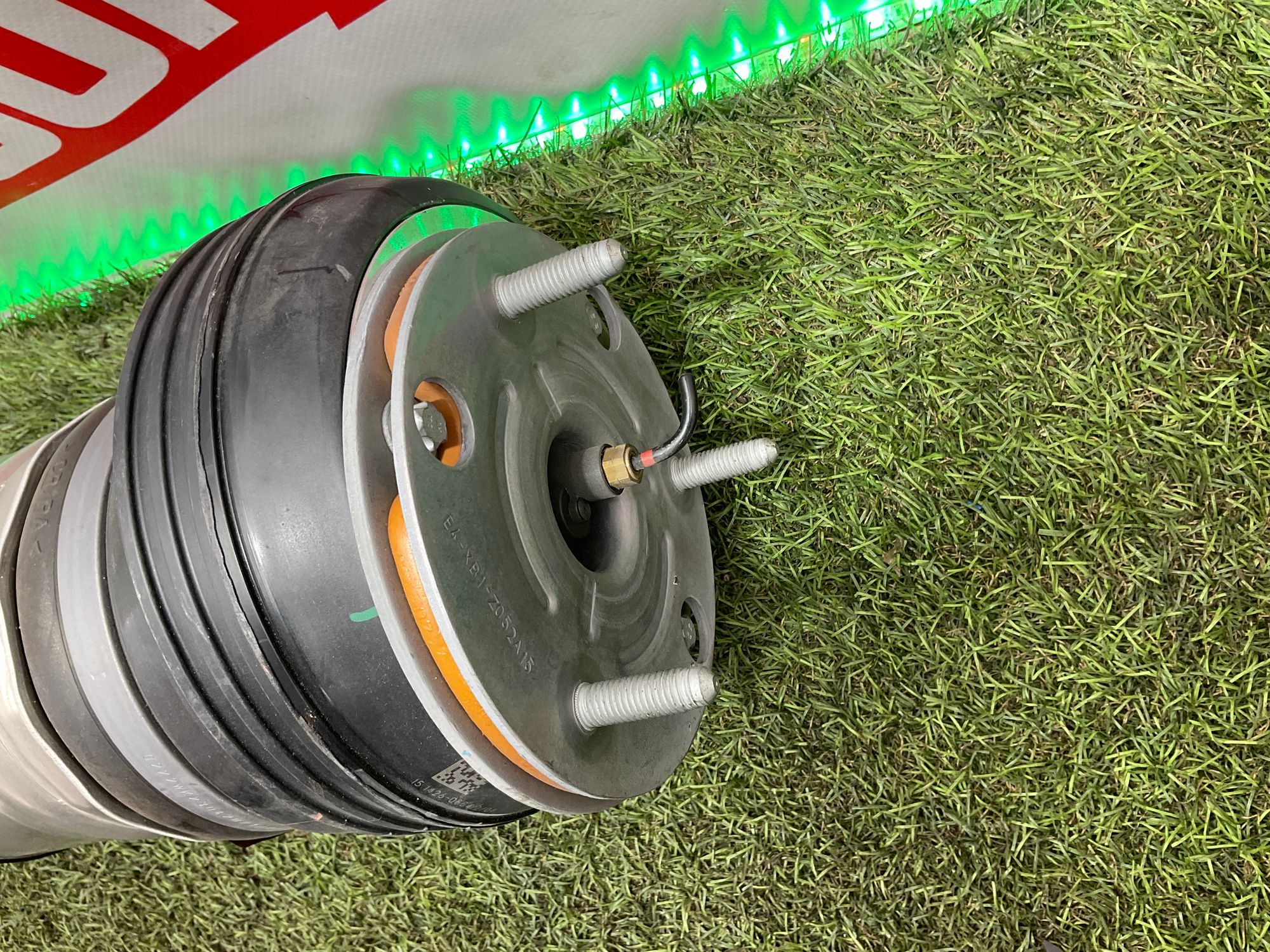 Амортизатор задний правый Mercedes-Benz W223, 90000 рублей, Москва