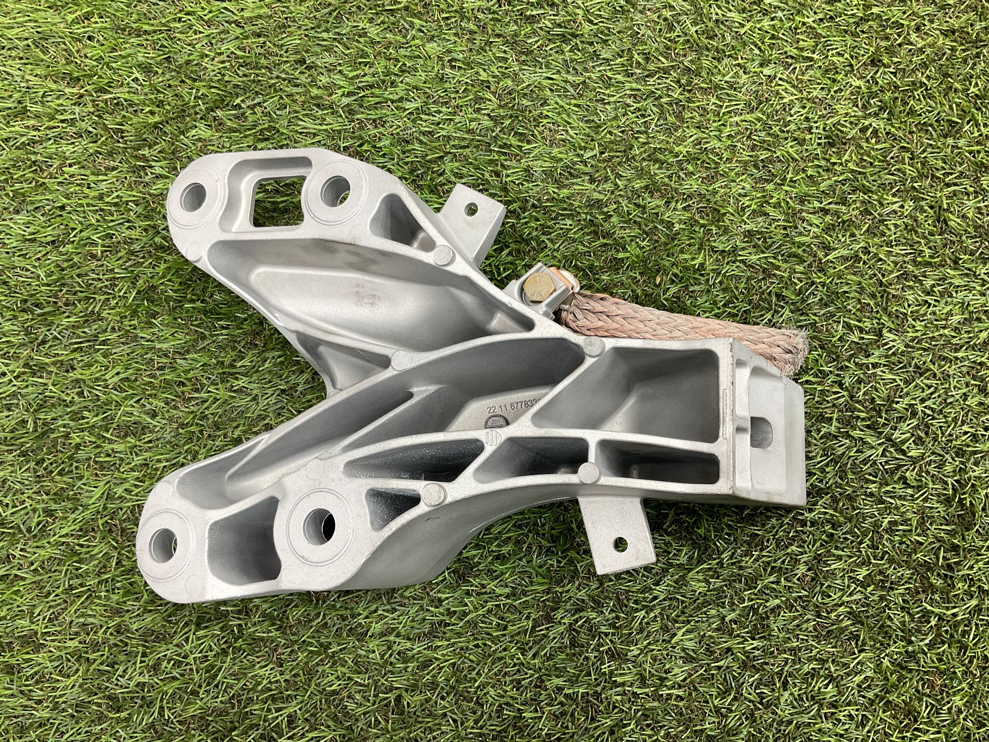 Кронштейн двигателя левый BMW X5, E70 рестайлинг, 2000 рублей, Москва