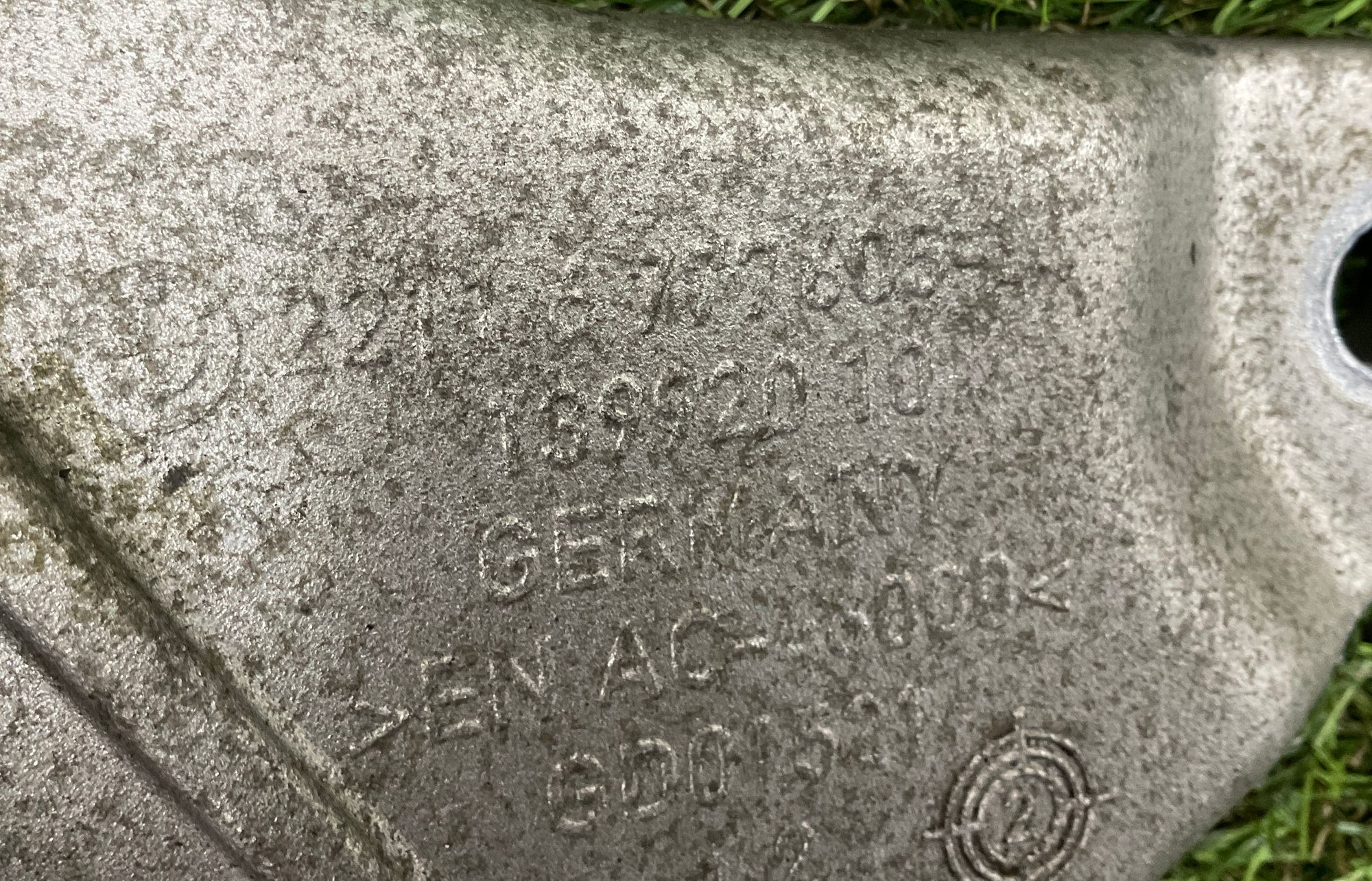 Опора двигателя левая BMW 5 серия, F10/F11/F07 рестайлинг, 1000 рублей, Москва