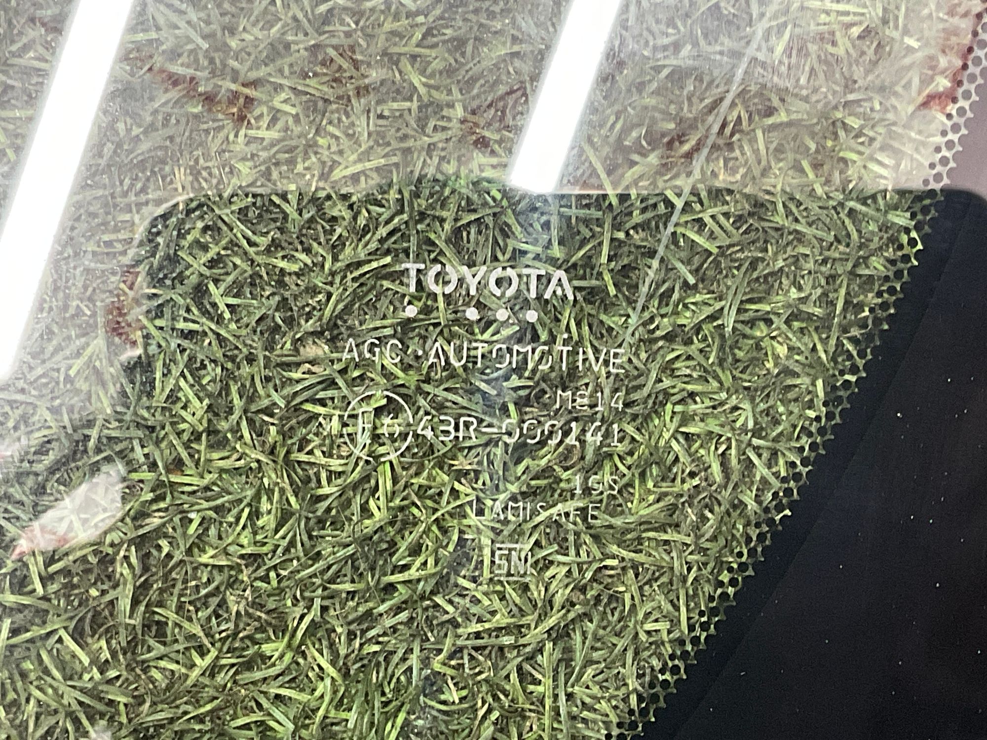 Лобовое стекло Toyota Land Cruiser 200 рестайлинг 2017 год, 20000 рублей, Москва