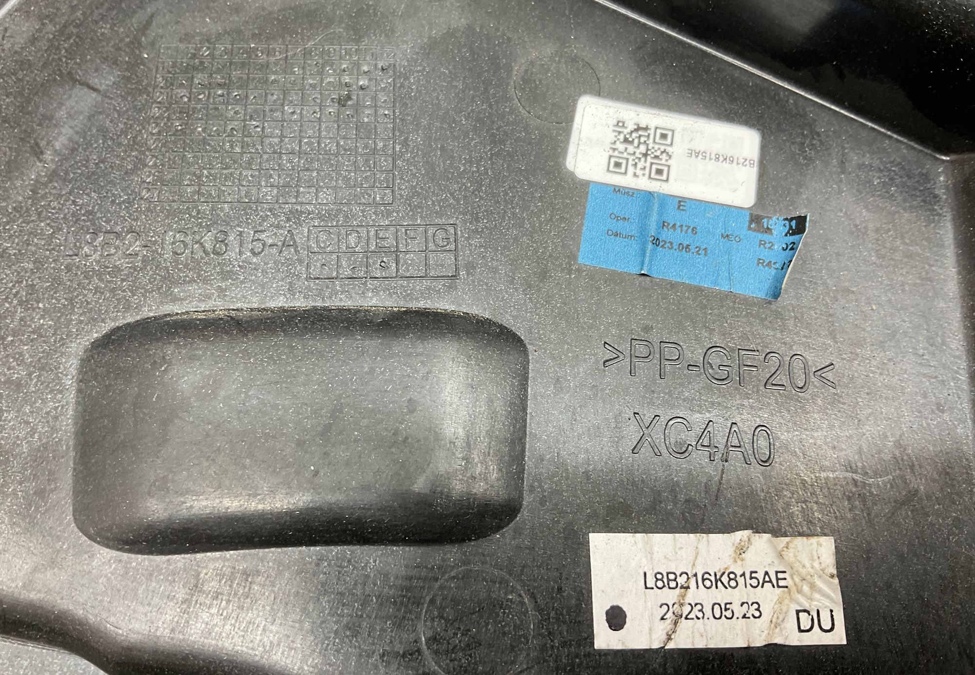 Накладка подкапотная левая Land Rover Defender II L663 2022, 3500 рублей, Москва