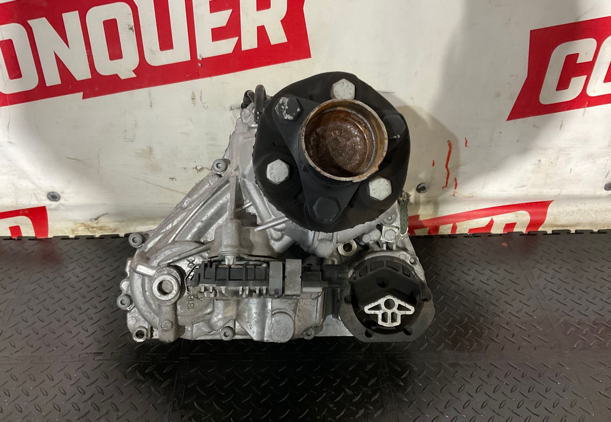 https://ycs.partsauto.market/partsauto-images/thmbs/userImages/h353NjtZg3VDP19b5HMt7LlpbQ93/part/88c5dd0d-ea11-4d7f-9e1a-96bd99a13950_1747739943475.jpg