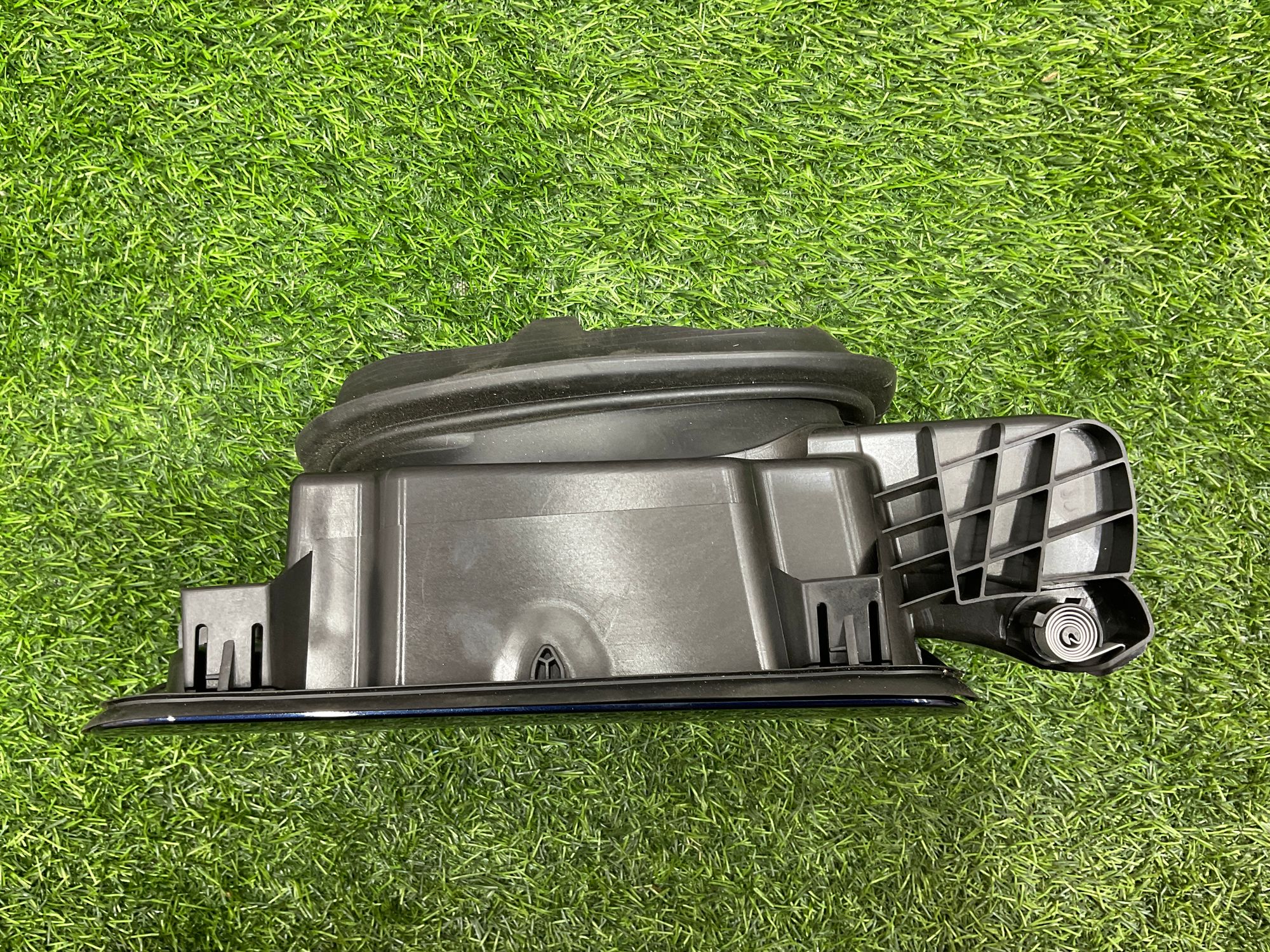 https://ycs.partsauto.market/partsauto-images/thmbs/userImages/h353NjtZg3VDP19b5HMt7LlpbQ93/part/88cbd3b0-3ecc-488b-b095-c00eb17a6f6d_1734338163163.jpg