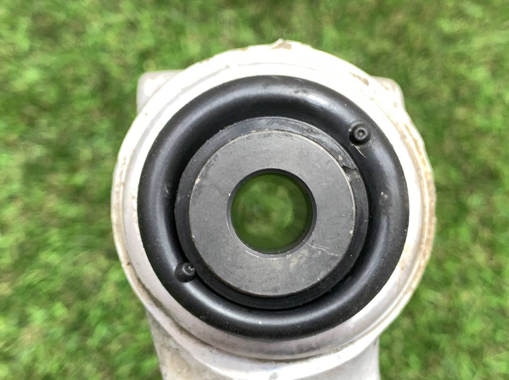 https://ycs.partsauto.market/partsauto-images/thmbs/userImages/h353NjtZg3VDP19b5HMt7LlpbQ93/part/890d30e1-8988-4056-87d4-202620bfc876_1717236805416.jpg