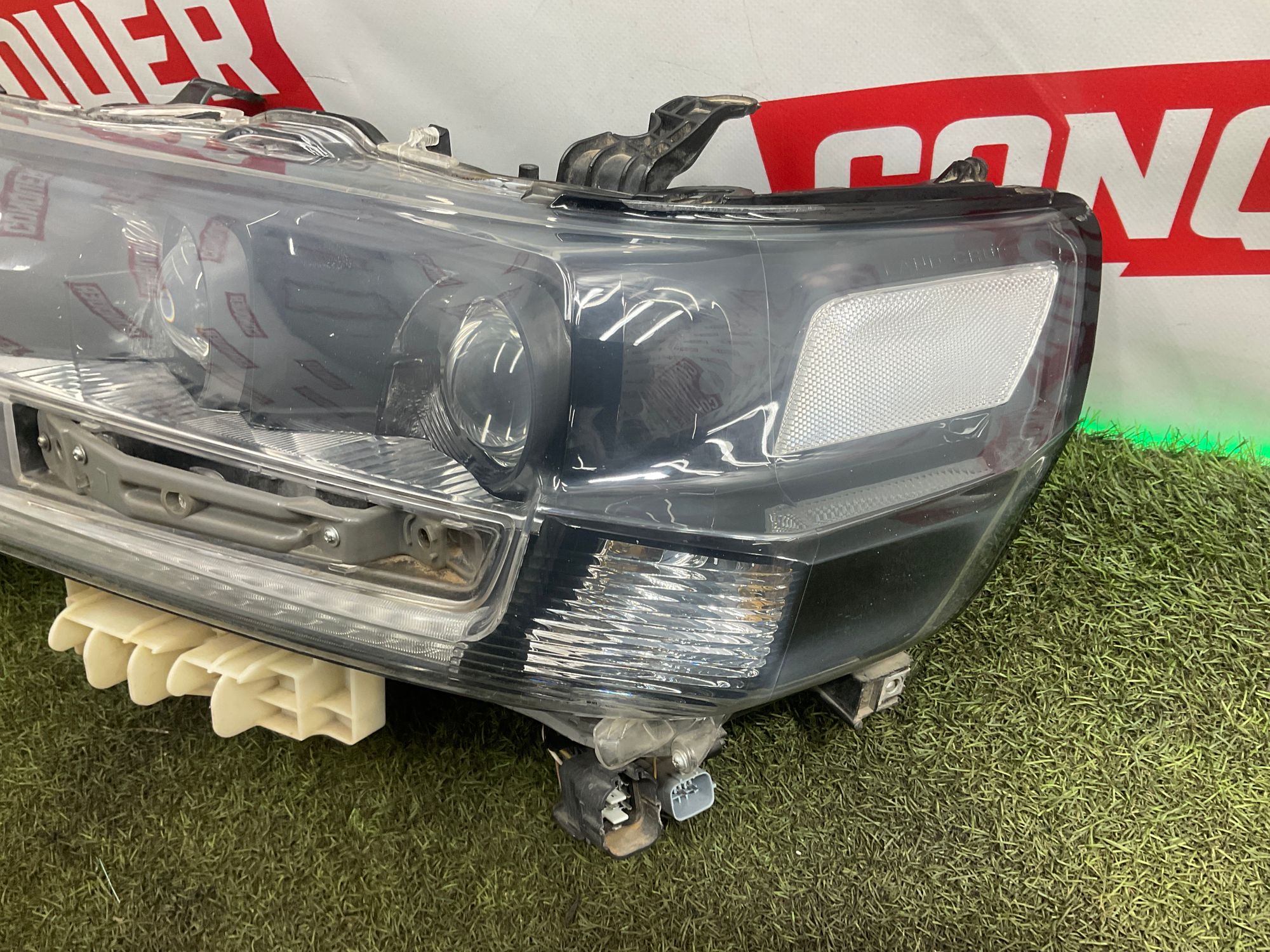 Фара левая Toyota Land Cruiser 200 рестайлинг 2 (2015—2023) 2017, 75000 рублей, Москва