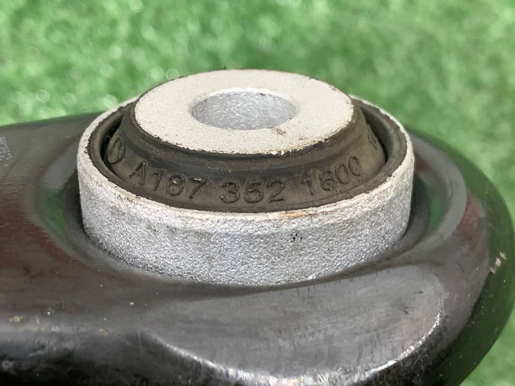https://ycs.partsauto.market/partsauto-images/thmbs/userImages/h353NjtZg3VDP19b5HMt7LlpbQ93/part/89eee455-ad46-4364-89be-ad05bd2b852e_1729674570725.jpg