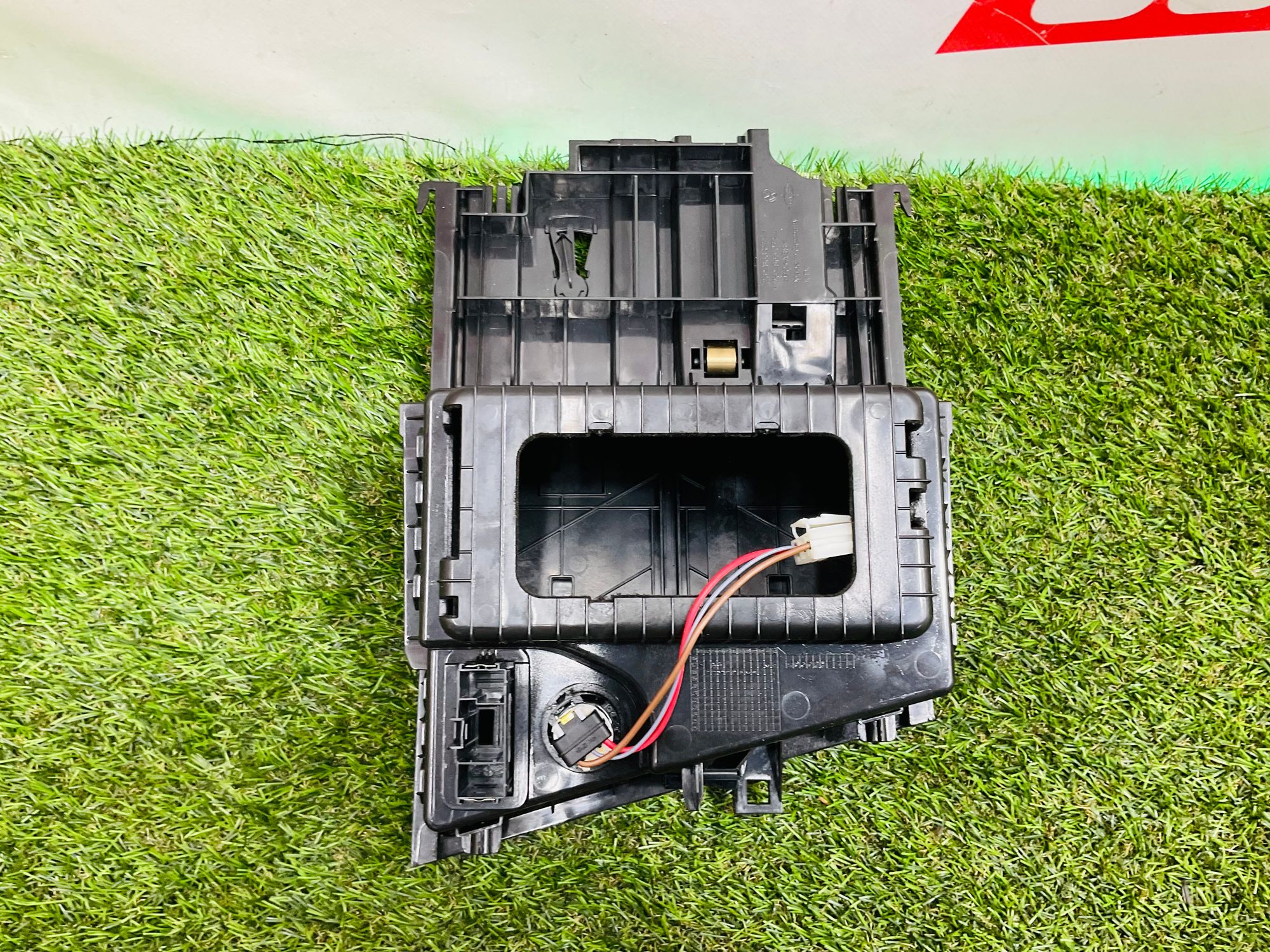 https://ycs.partsauto.market/partsauto-images/thmbs/userImages/h353NjtZg3VDP19b5HMt7LlpbQ93/part/8a353c5e-2d41-443e-aa18-0109a23ec715_1785850475981.jpg