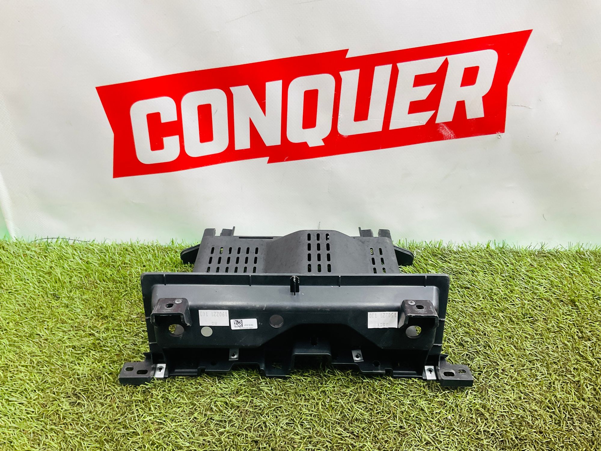 Кронштейн центрального монитора Land Rover Defender II L663 2021, 5000 рублей, Москва