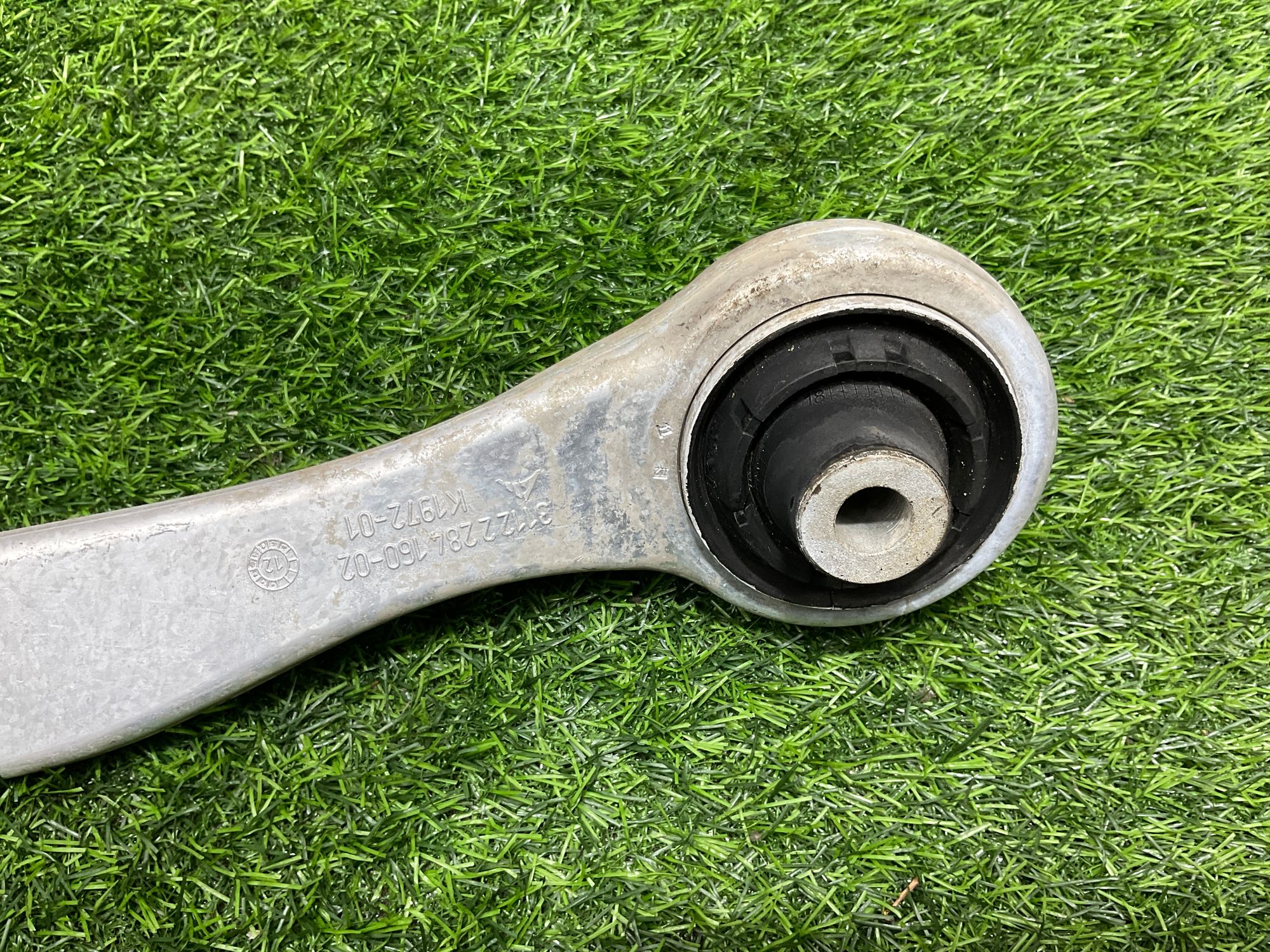 https://ycs.partsauto.market/partsauto-images/thmbs/userImages/h353NjtZg3VDP19b5HMt7LlpbQ93/part/8ac80454-91c9-4d47-b7c5-b72cb3d4c9aa_1733919888087.jpg