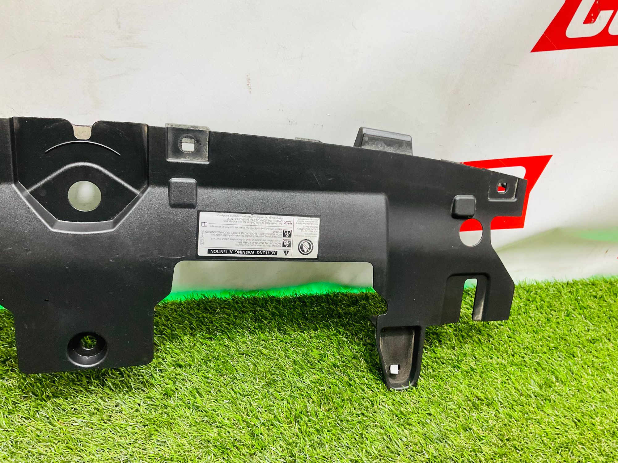 https://ycs.partsauto.market/partsauto-images/thmbs/userImages/h353NjtZg3VDP19b5HMt7LlpbQ93/part/8ac8d6b5-43d0-48d6-a554-1fe561e2d57a_1785941189209.jpg