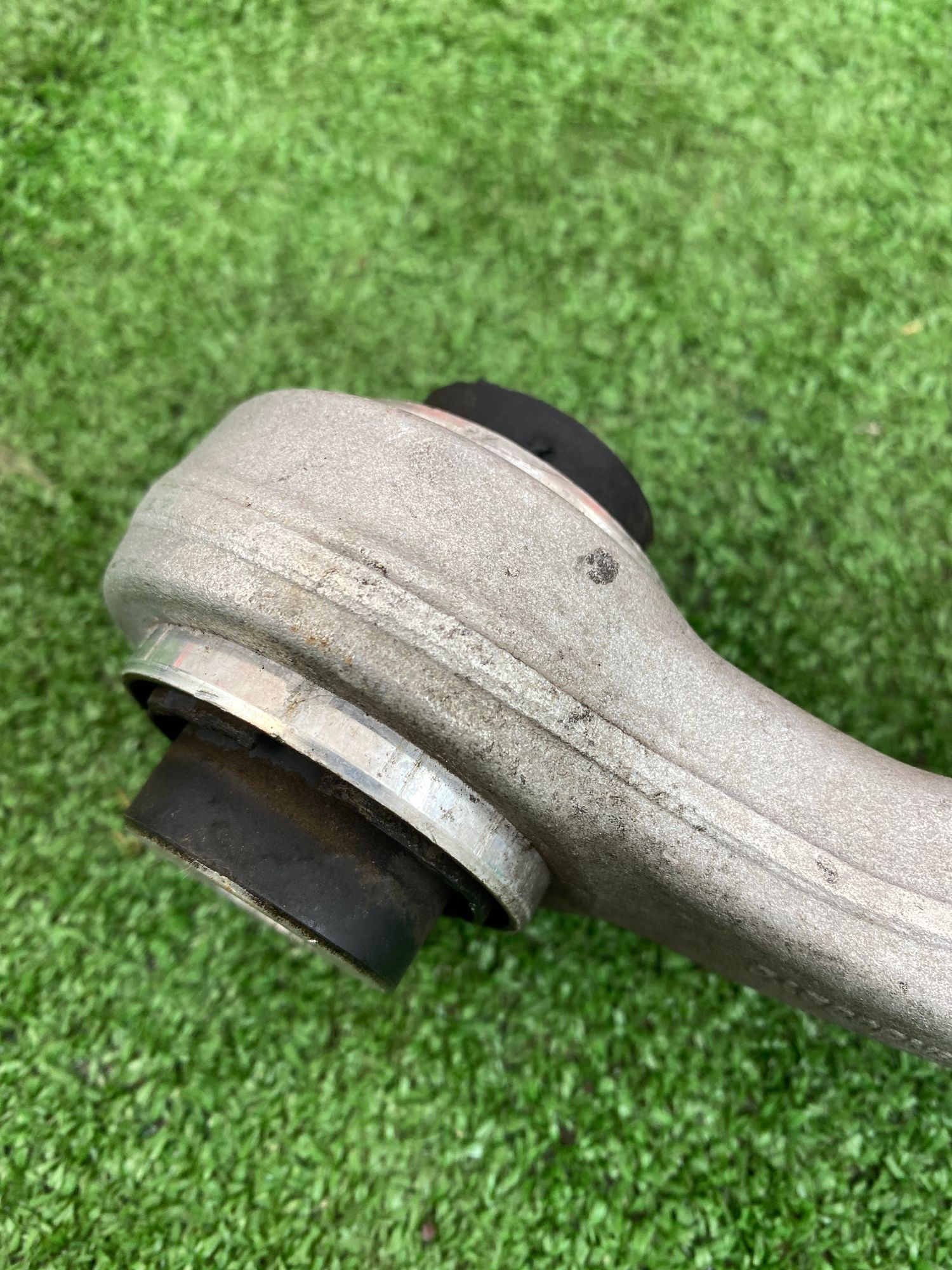 https://ycs.partsauto.market/partsauto-images/thmbs/userImages/h353NjtZg3VDP19b5HMt7LlpbQ93/part/8acc64e7-b444-4a00-88ba-e79eabe8709a_1749554323100.jpg