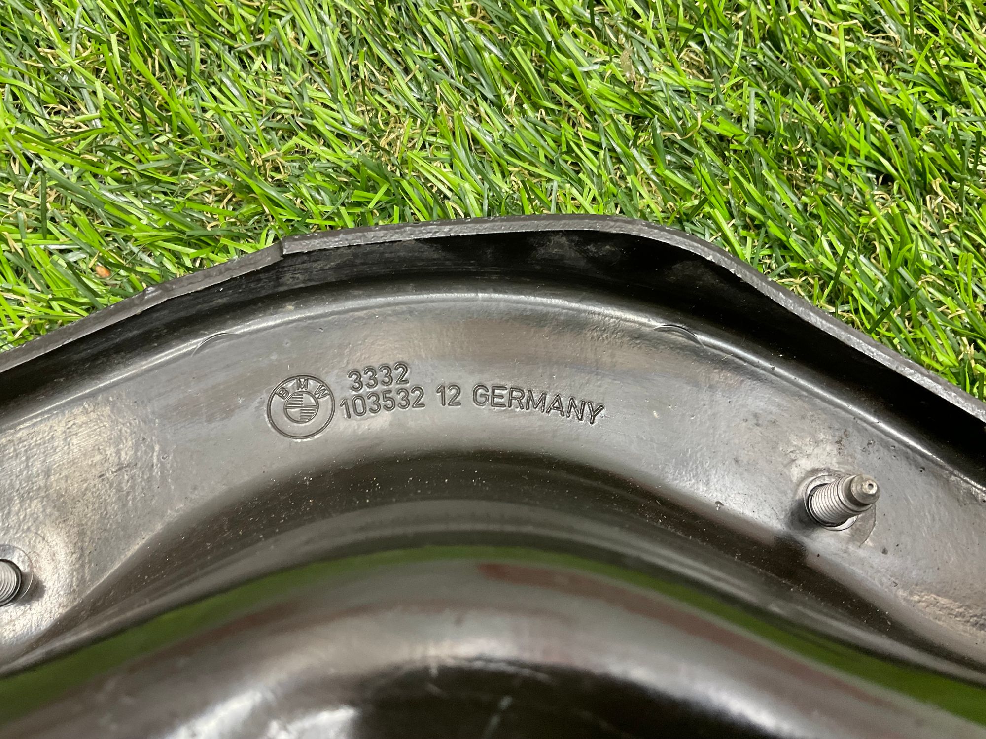 https://ycs.partsauto.market/partsauto-images/thmbs/userImages/h353NjtZg3VDP19b5HMt7LlpbQ93/part/8c1e2112-ebba-41f0-96e0-89a04cbb781b_1781602100110.jpg