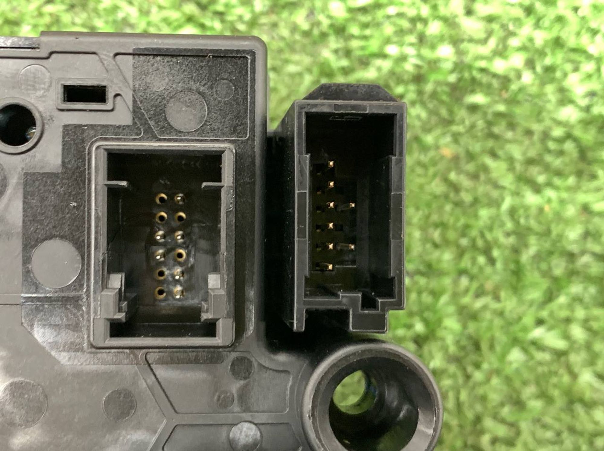 https://ycs.partsauto.market/partsauto-images/thmbs/userImages/h353NjtZg3VDP19b5HMt7LlpbQ93/part/8c27a74e-1134-4caa-9792-569630a7e264_1727077472716.jpg