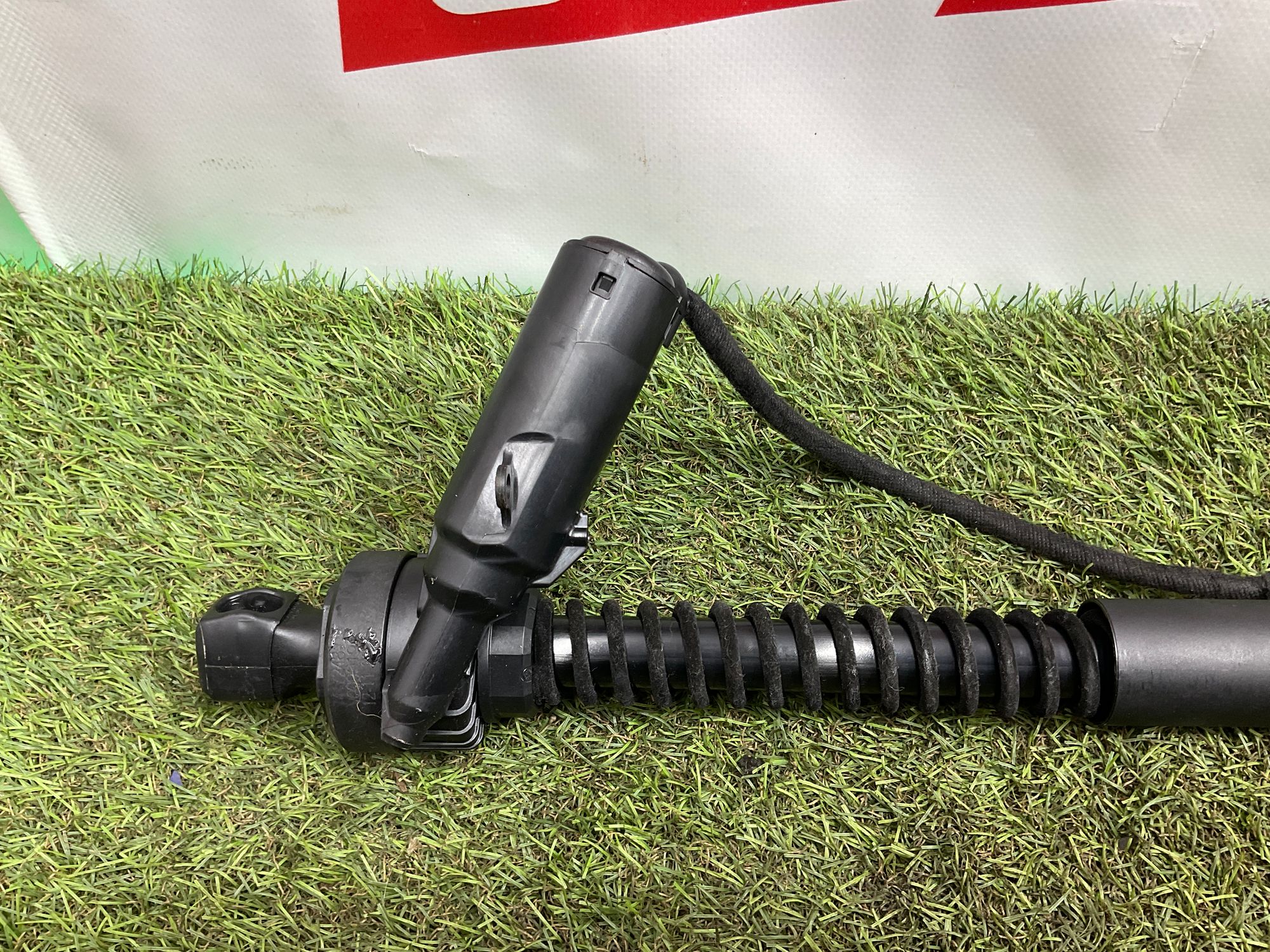 Амортизатор крышки багажника BMW M8 F92 2019, 12500 рублей, Москва