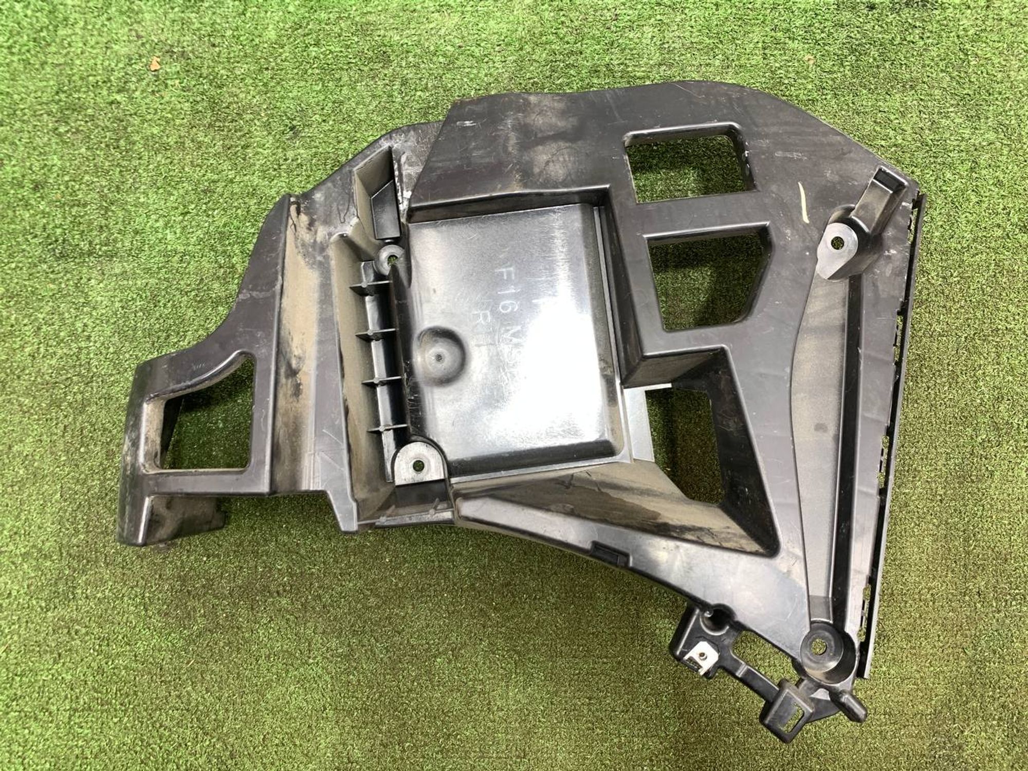 https://ycs.partsauto.market/partsauto-images/thmbs/userImages/h353NjtZg3VDP19b5HMt7LlpbQ93/part/8c583ddb-2b9c-43ea-b731-d7161ebd2bf0_1727357414501.jpg
