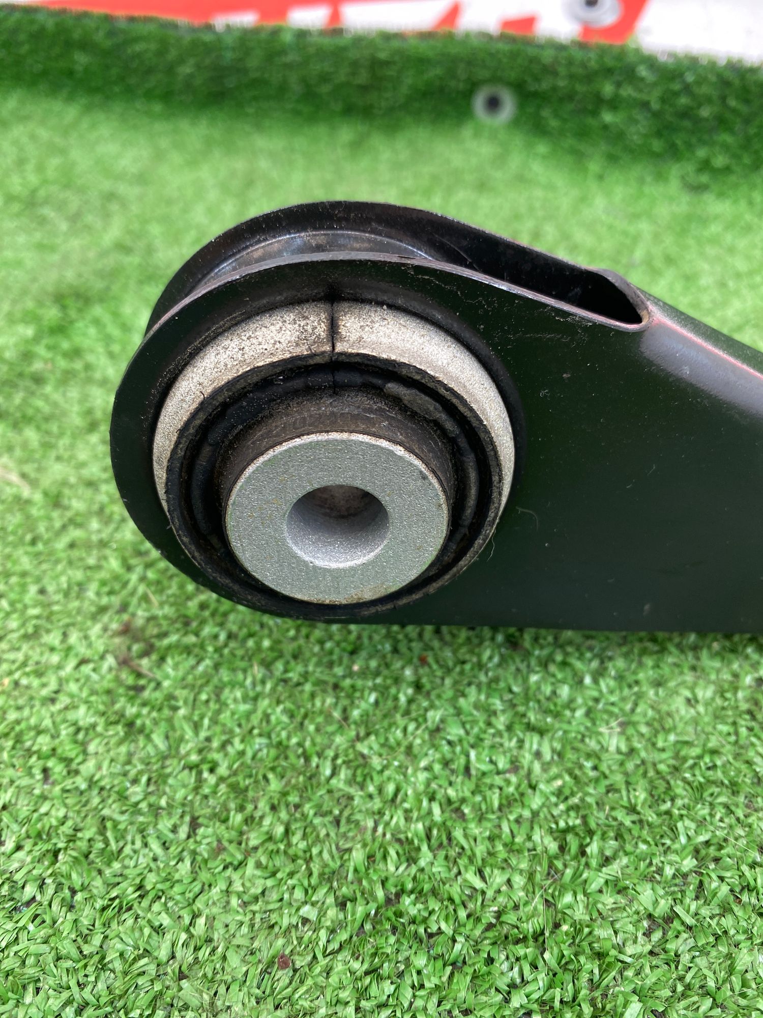 https://ycs.partsauto.market/partsauto-images/thmbs/userImages/h353NjtZg3VDP19b5HMt7LlpbQ93/part/8c59c176-af40-4941-b03d-09e859413a1e_1749548600817.jpg