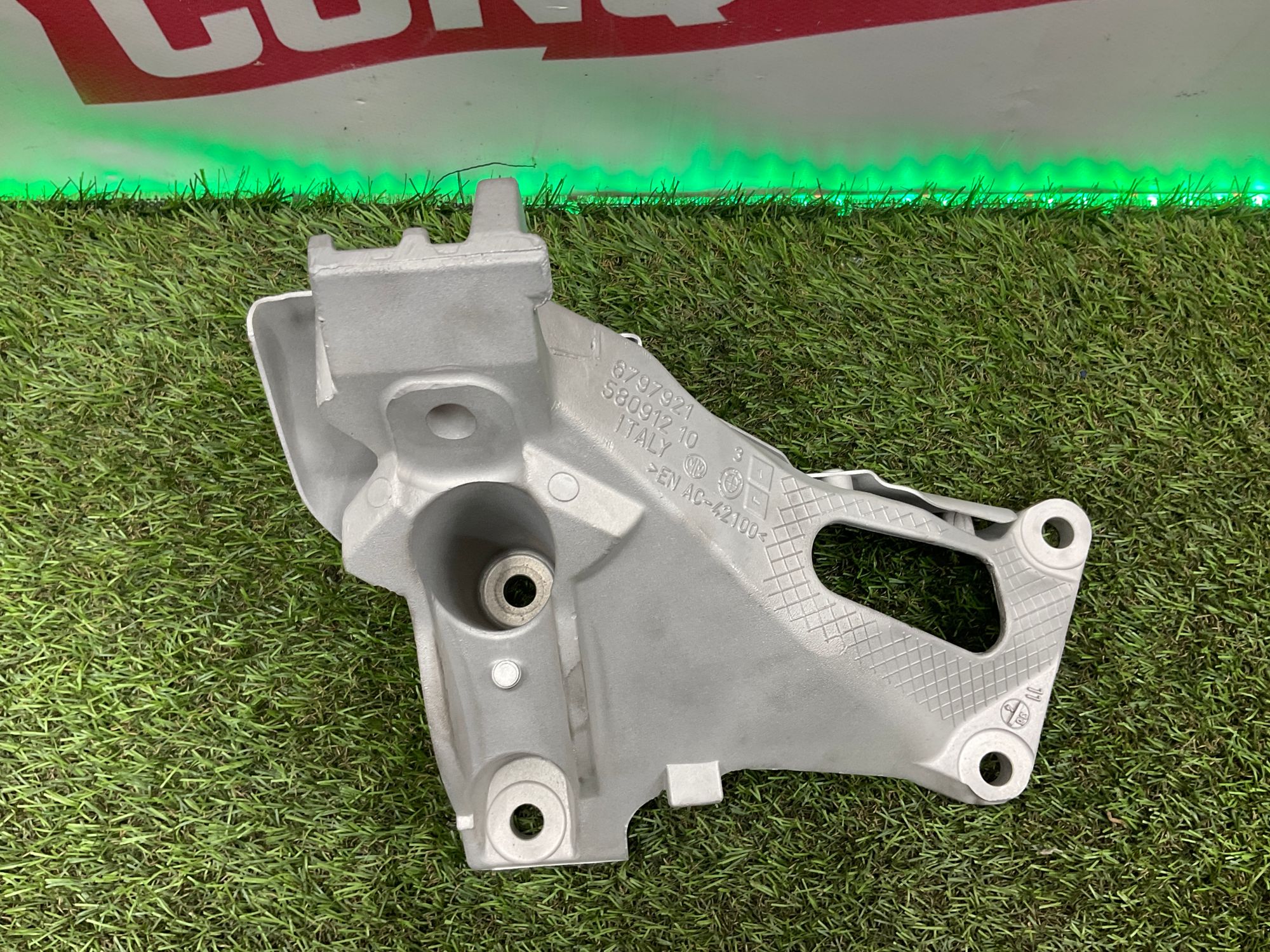 Кронштейн двигателя правый BMW X5, E70 рестайлинг N55, 2000 рублей, Москва