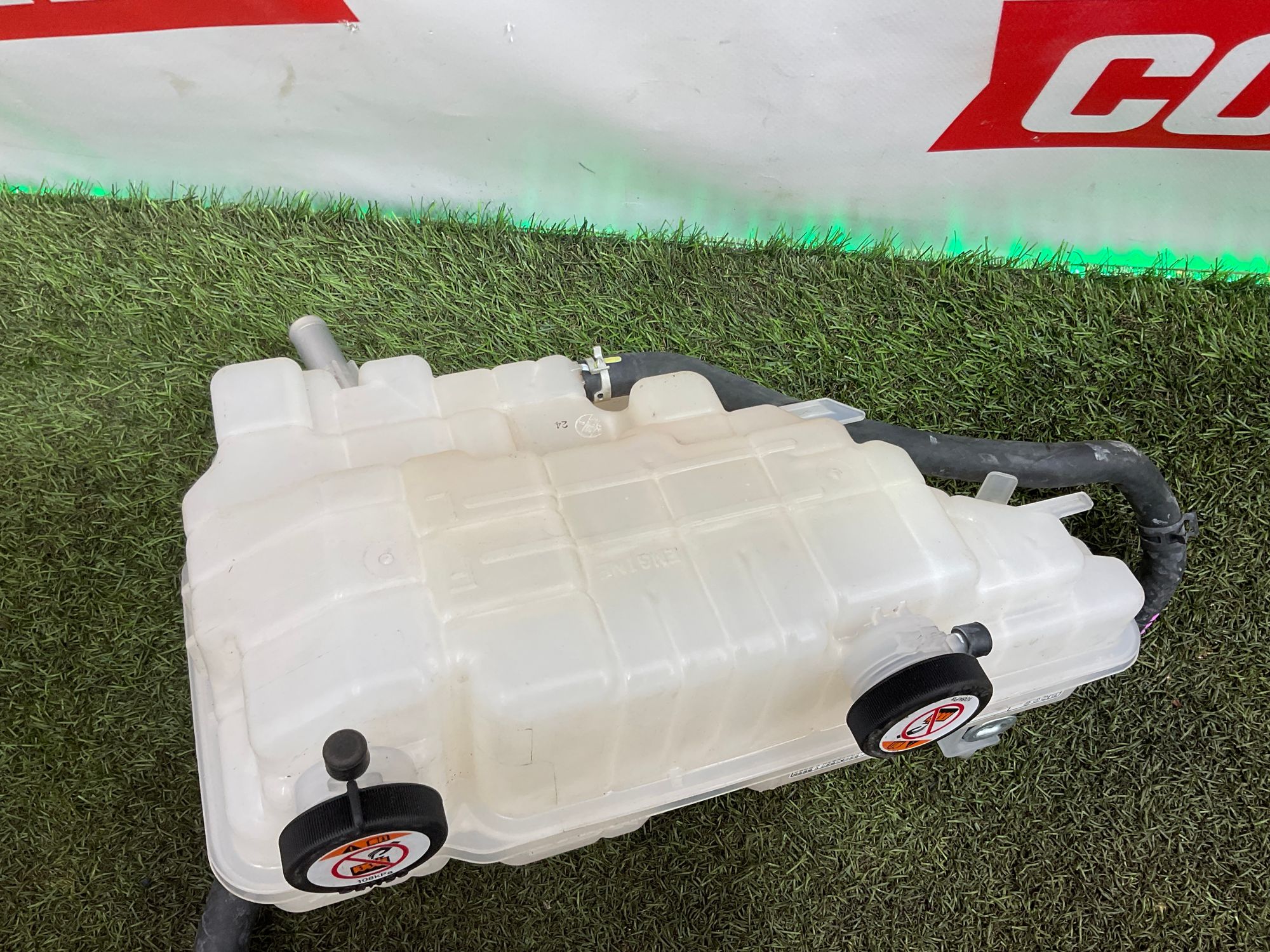 Бачок расширительный ОЖ Toyota Land Cruiser 300 (2021—2023) 2022, 12000 рублей, Москва