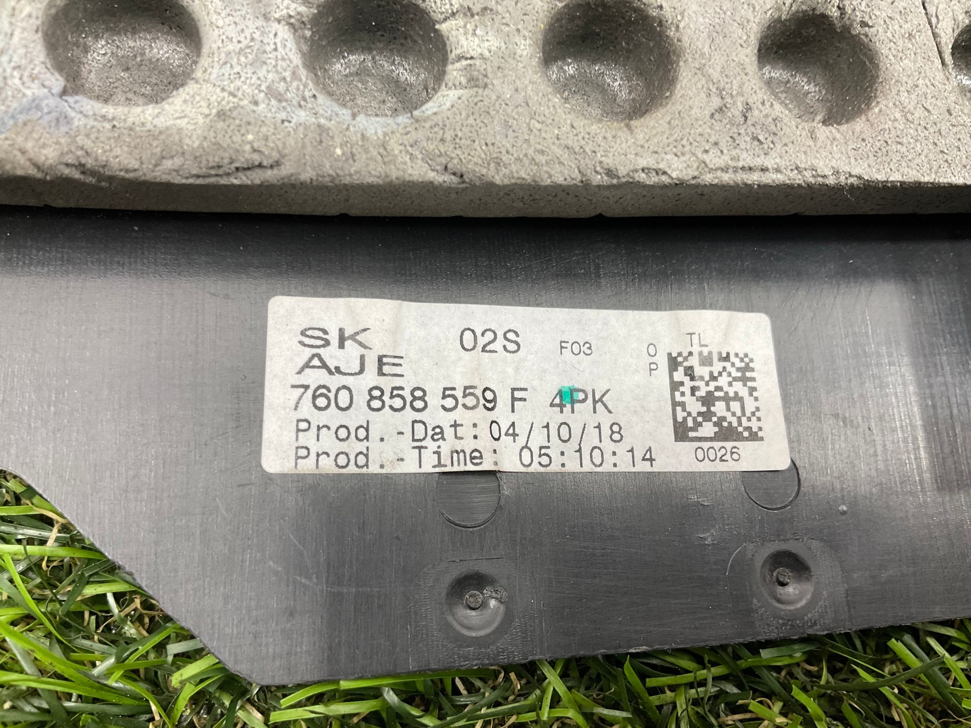 https://ycs.partsauto.market/partsauto-images/thmbs/userImages/h353NjtZg3VDP19b5HMt7LlpbQ93/part/8dad3816-e1e1-43d6-84ee-6003066c334f_1785573766843.jpg