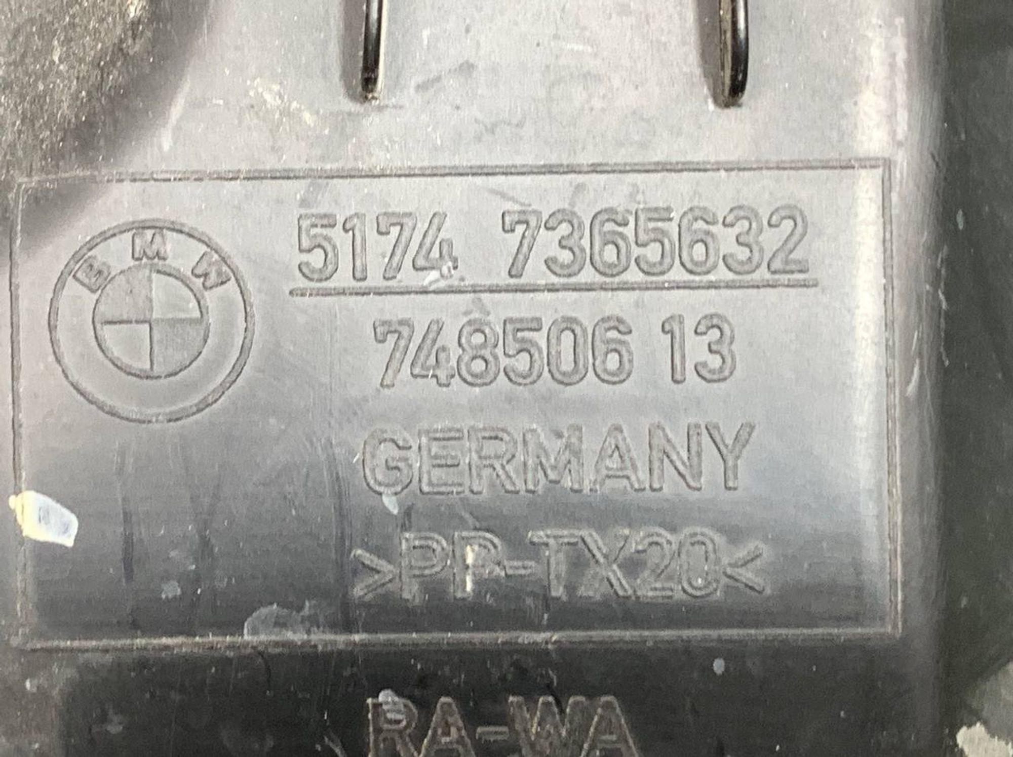 https://ycs.partsauto.market/partsauto-images/thmbs/userImages/h353NjtZg3VDP19b5HMt7LlpbQ93/part/8dd023a2-7ce9-4ac1-875d-5e54b623f799_1733484003645.jpg