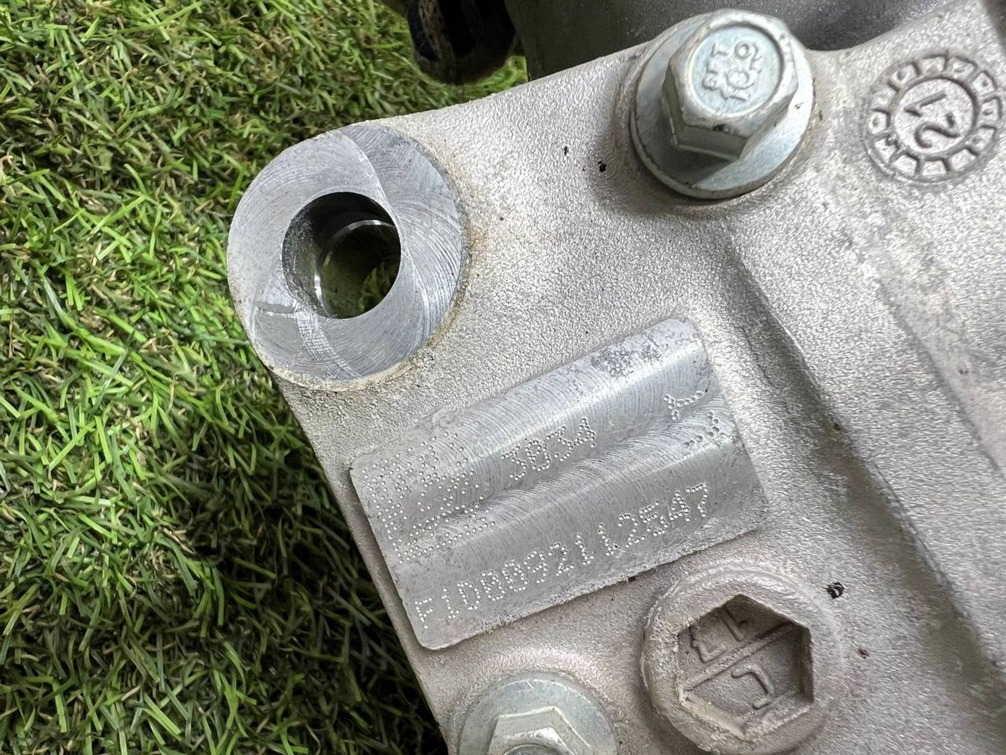 https://ycs.partsauto.market/partsauto-images/thmbs/userImages/h353NjtZg3VDP19b5HMt7LlpbQ93/part/8e079118-76d8-42f0-bb3f-a960f36a5aee_1712240701876.jpg