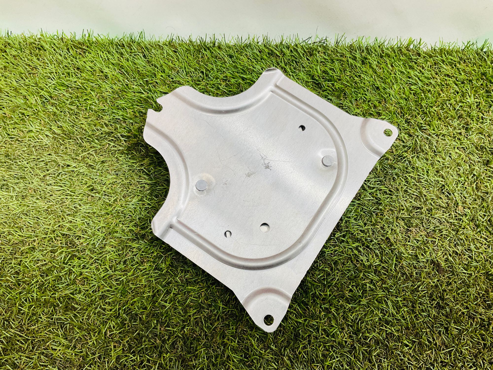 https://ycs.partsauto.market/partsauto-images/thmbs/userImages/h353NjtZg3VDP19b5HMt7LlpbQ93/part/8e1998a3-0945-4053-a7db-7ffe0e4f6a81_1779262817164.jpg