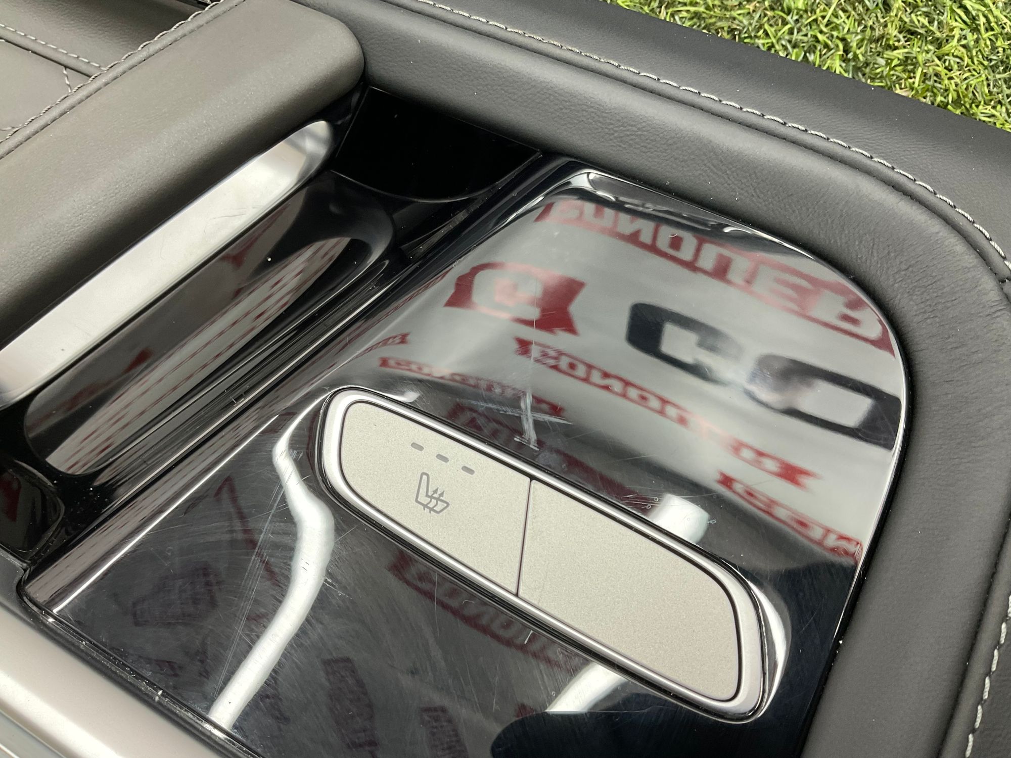 https://ycs.partsauto.market/partsauto-images/thmbs/userImages/h353NjtZg3VDP19b5HMt7LlpbQ93/part/8e54c0da-1f57-4190-b2f0-53394768cf33_1789716678433.jpg