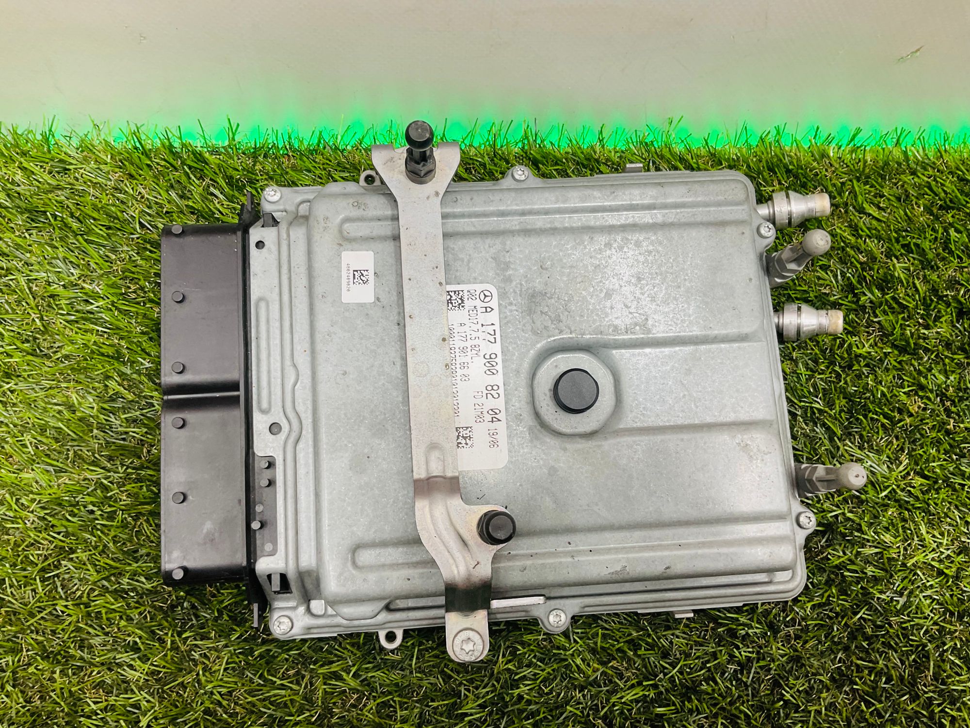 https://ycs.partsauto.market/partsauto-images/thmbs/userImages/h353NjtZg3VDP19b5HMt7LlpbQ93/part/8e550542-df1d-4525-b26d-918c11043686_1789115028581.jpg