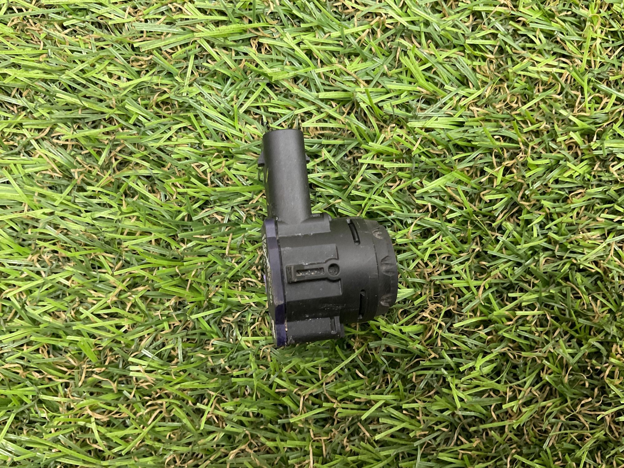 https://ycs.partsauto.market/partsauto-images/thmbs/userImages/h353NjtZg3VDP19b5HMt7LlpbQ93/part/8ea36e69-b439-4b23-bda2-92dc8b48f24e_1749136226266.jpg