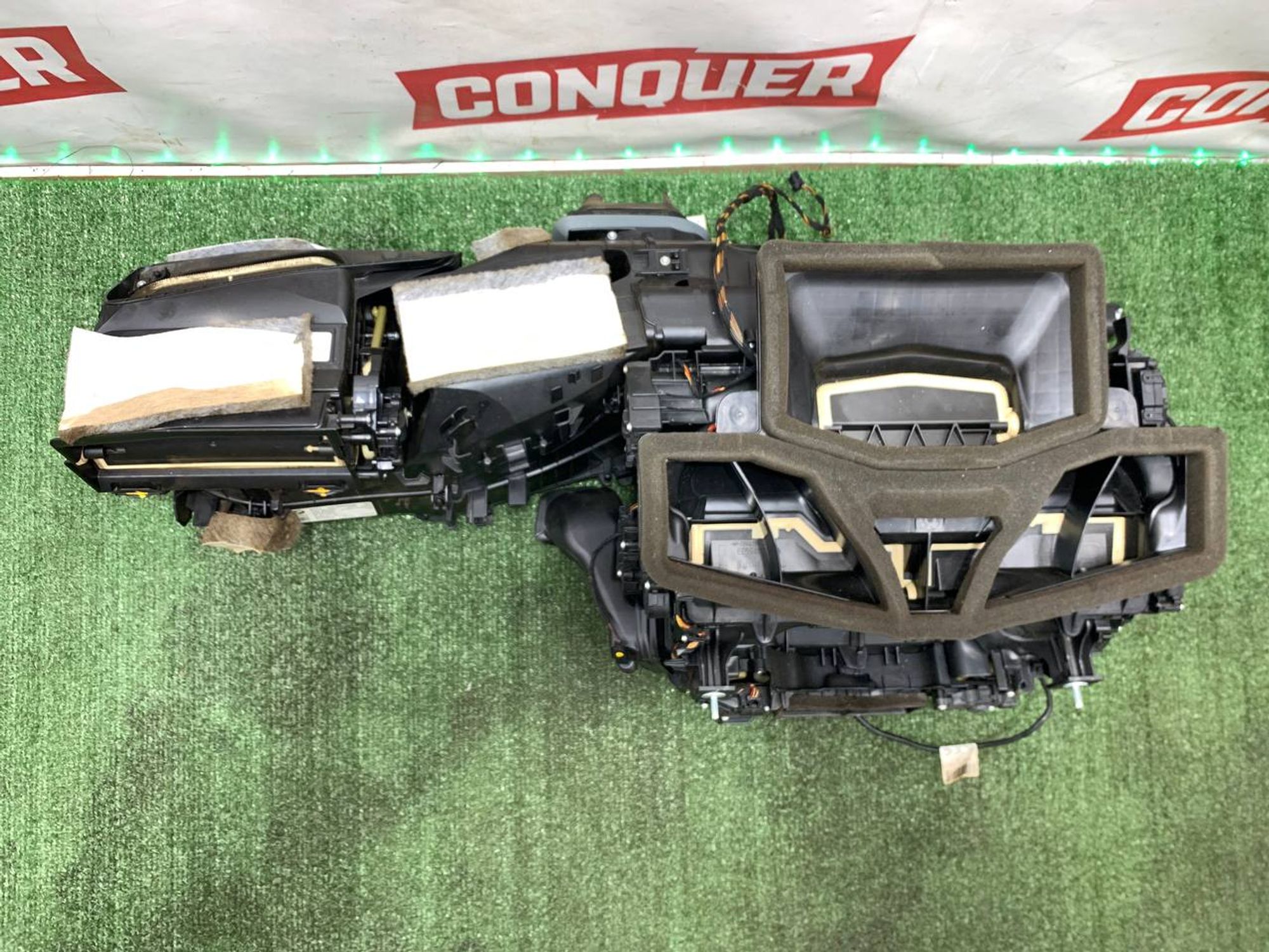 https://ycs.partsauto.market/partsauto-images/thmbs/userImages/h353NjtZg3VDP19b5HMt7LlpbQ93/part/8eddc1f4-5237-4c5a-bbd1-cf2be0b5e5eb_1730362909753.jpg