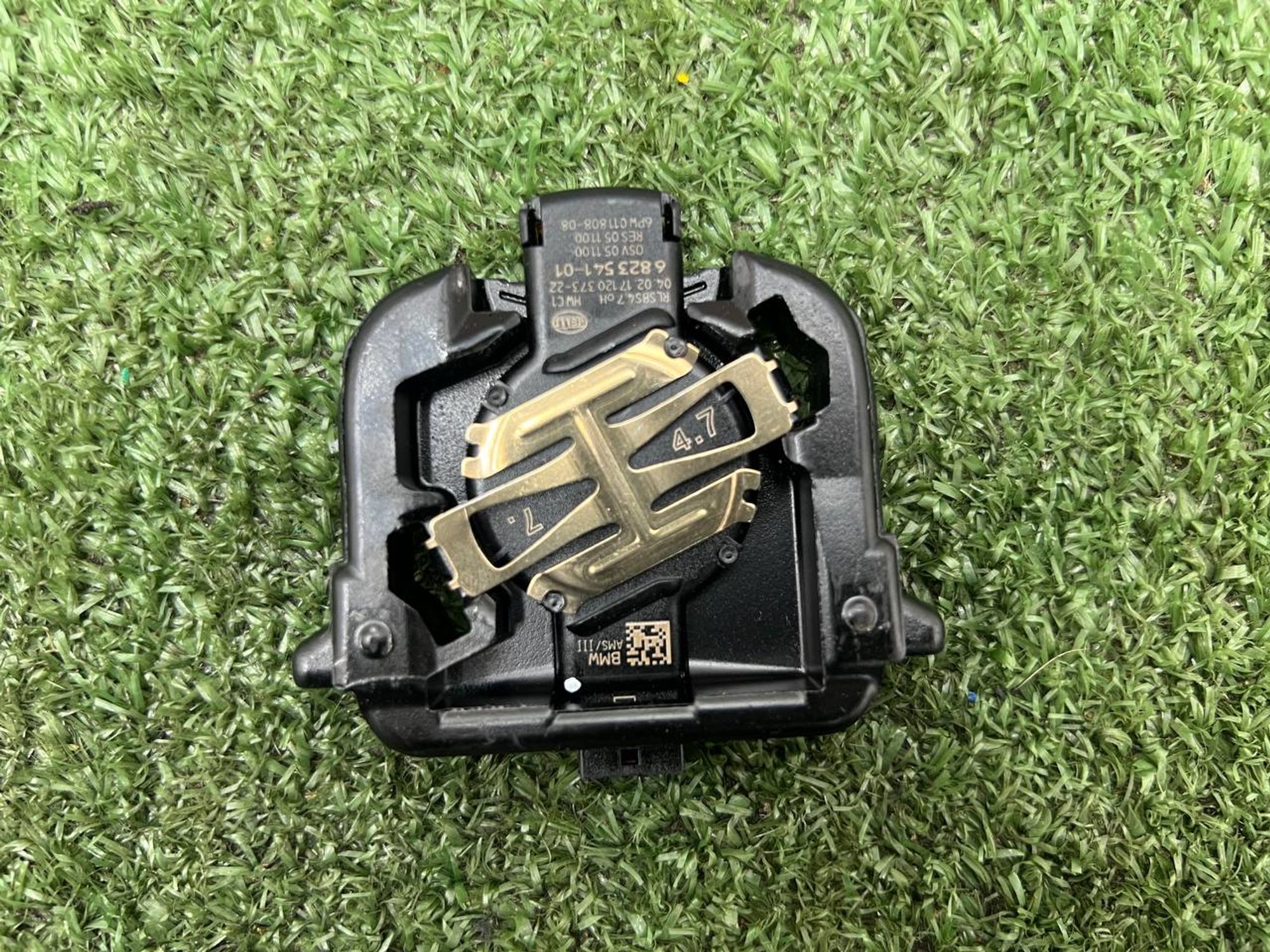https://ycs.partsauto.market/partsauto-images/thmbs/userImages/h353NjtZg3VDP19b5HMt7LlpbQ93/part/8f001918-65e1-4740-b744-8b1646330882_1730966863047.jpg