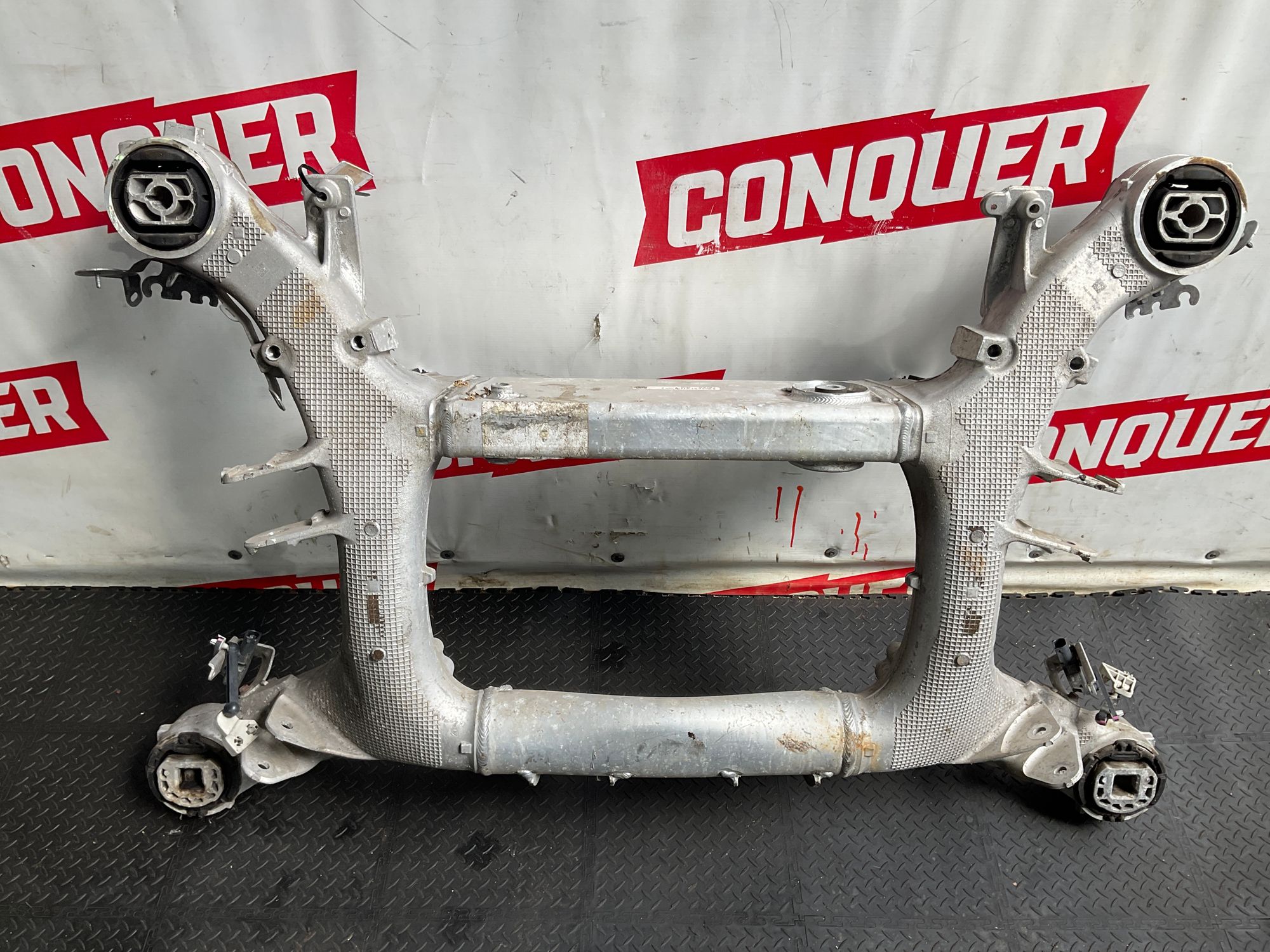 https://ycs.partsauto.market/partsauto-images/thmbs/userImages/h353NjtZg3VDP19b5HMt7LlpbQ93/part/8f048e52-6f7b-452d-a008-386099858f3c_1747221685674.jpg