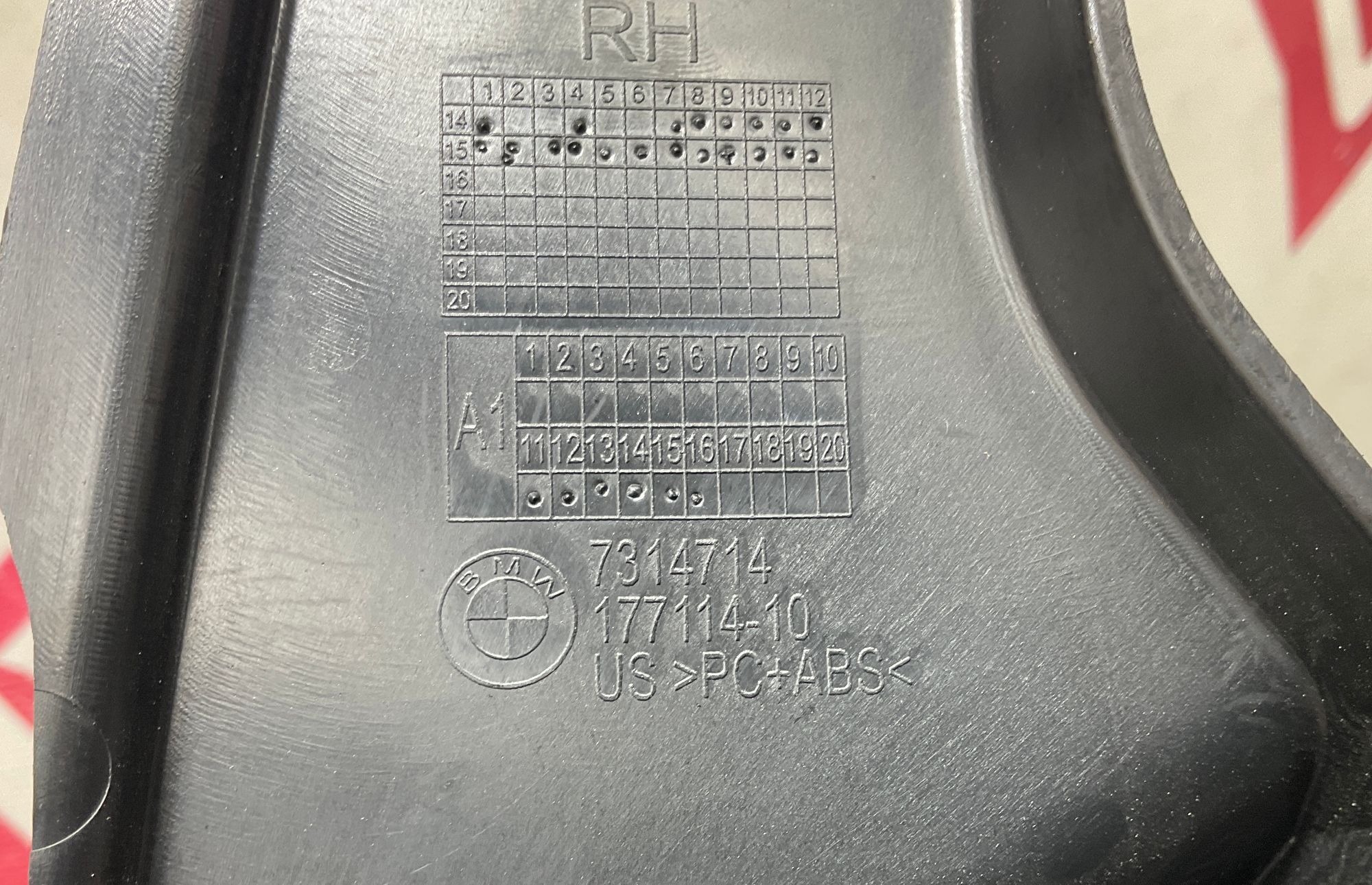 Направляющие шторки багажника правая BMW X6 M, F86, 1000 рублей, Москва