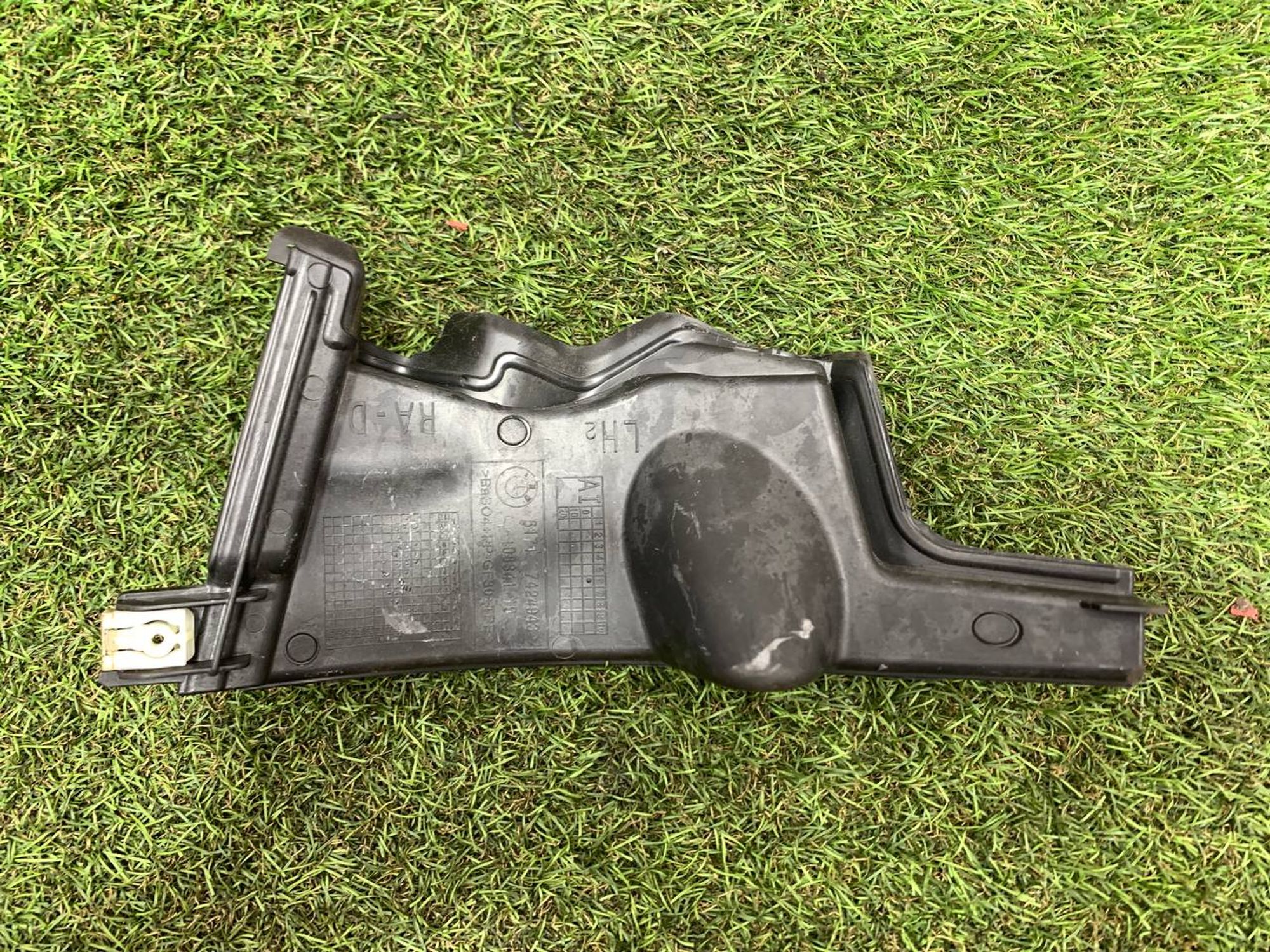 https://ycs.partsauto.market/partsauto-images/thmbs/userImages/h353NjtZg3VDP19b5HMt7LlpbQ93/part/8f1a01fc-b517-4cda-a00b-fc786e5d74bb_1718723398805.jpg