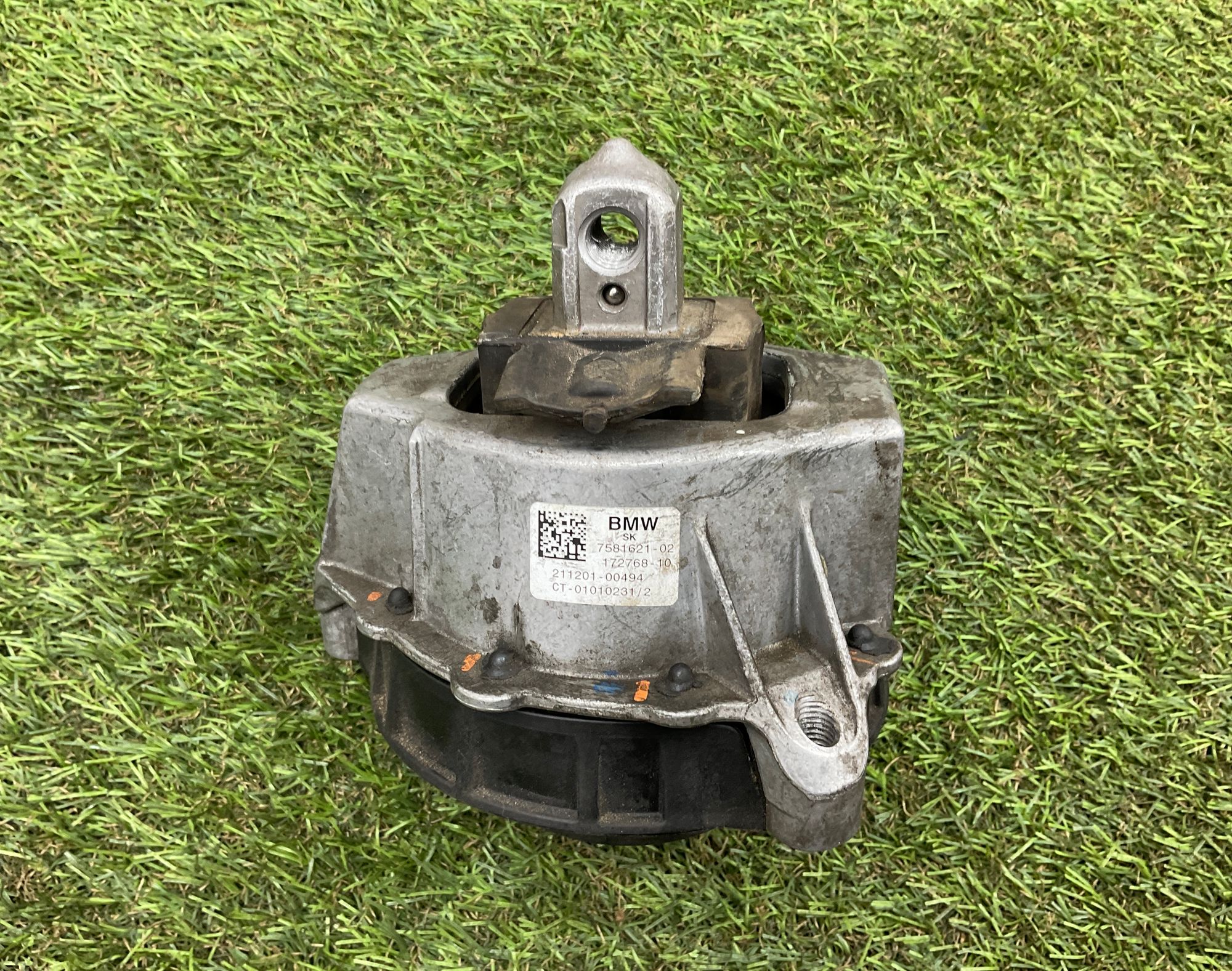 https://ycs.partsauto.market/partsauto-images/thmbs/userImages/h353NjtZg3VDP19b5HMt7LlpbQ93/part/8f5285d8-f3ab-46b8-9b3f-ca4f749442bc_1749114853429.jpg
