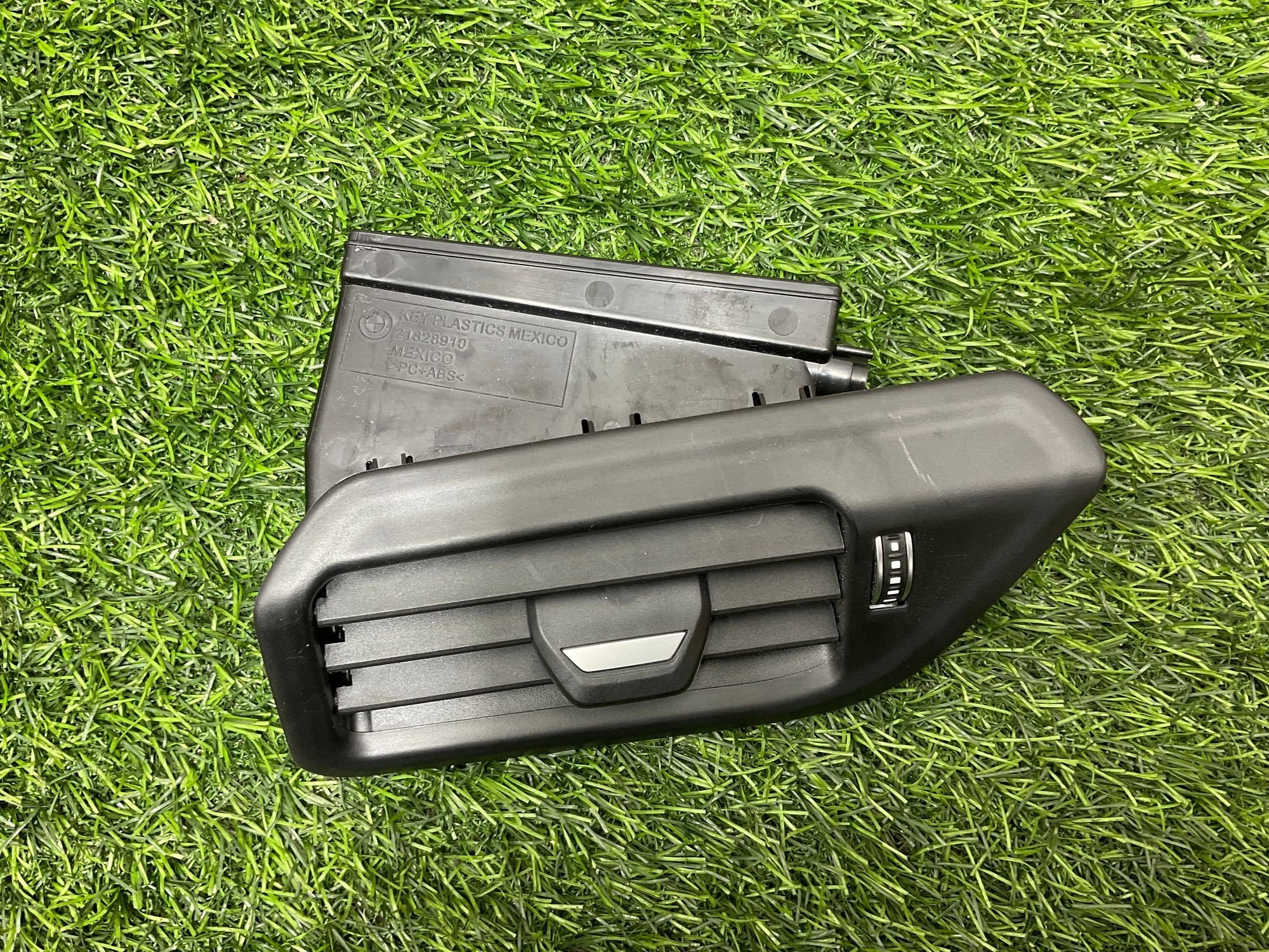 https://ycs.partsauto.market/partsauto-images/thmbs/userImages/h353NjtZg3VDP19b5HMt7LlpbQ93/part/8fccbb13-be00-42f5-a147-0a94804d7c81_1734773449564.jpg