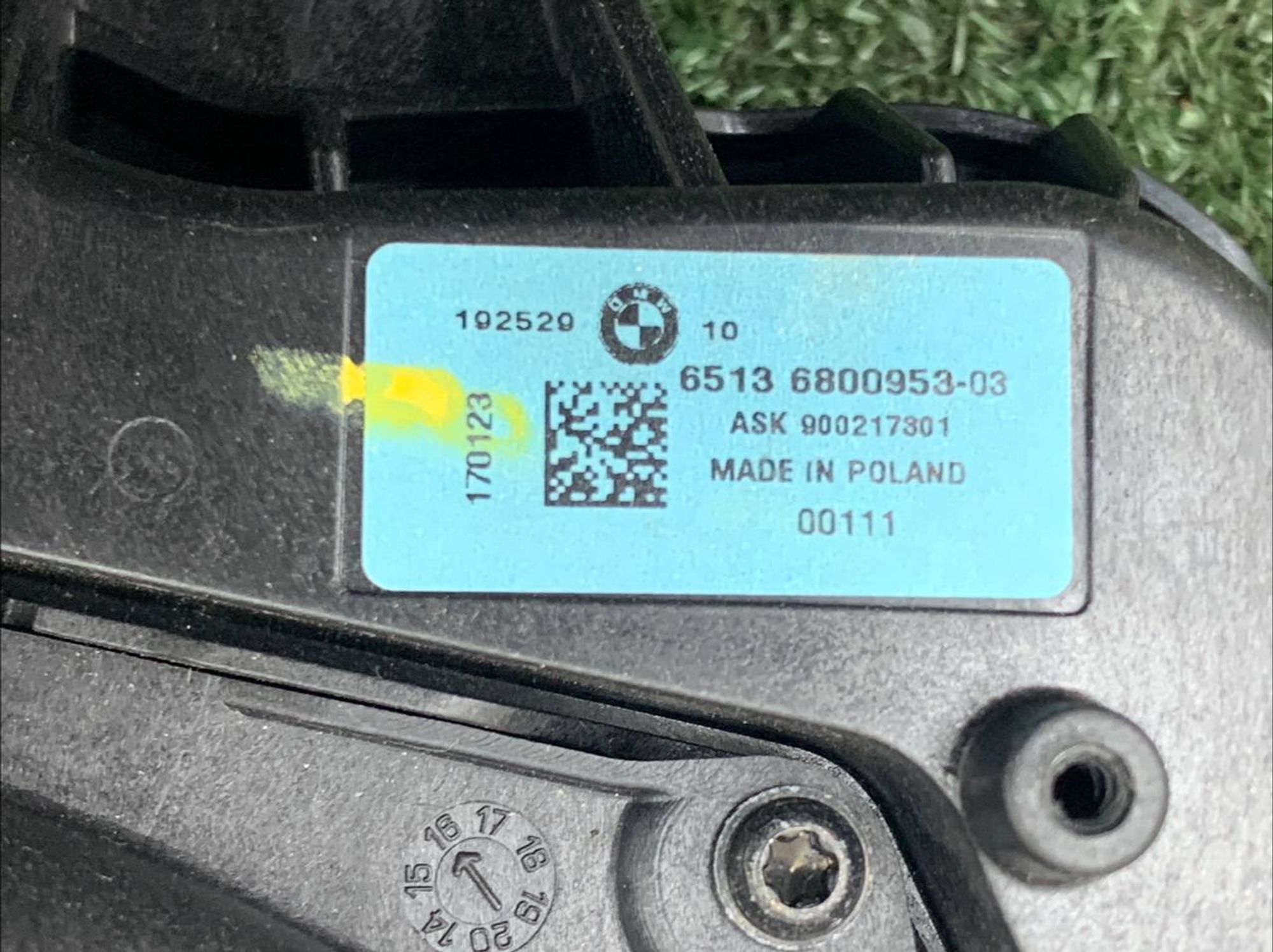 https://ycs.partsauto.market/partsauto-images/thmbs/userImages/h353NjtZg3VDP19b5HMt7LlpbQ93/part/8fd044ac-da78-45f3-9797-16a2d385f340_1731585208969.jpg