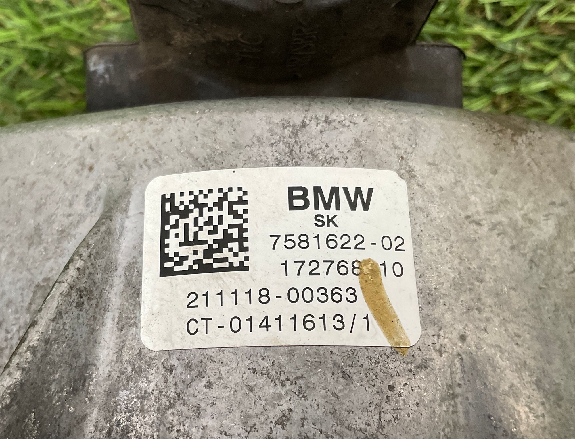 https://ycs.partsauto.market/partsauto-images/thmbs/userImages/h353NjtZg3VDP19b5HMt7LlpbQ93/part/8fdb419c-21ae-4c56-a8a8-d56a8102d88e_1749123253227.jpg